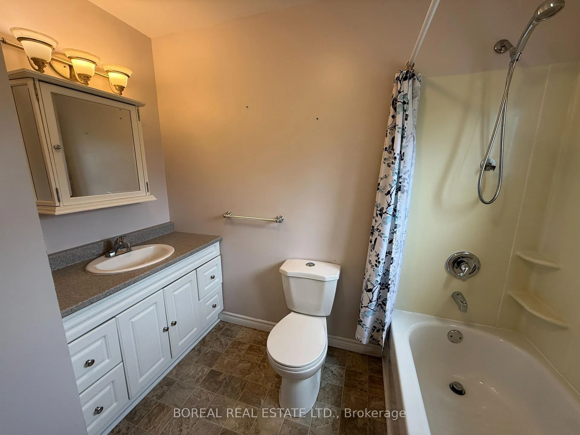 Photo 19 of 236-238 Main St, Smooth Rock Falls, SRF — HOMEH