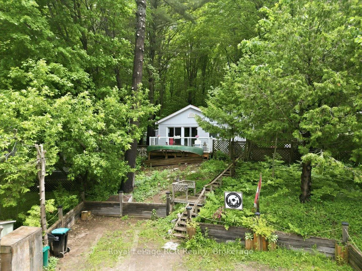 Photo 3 of 45 Andrew Drive, Tiny, Rural Tiny — HOMEH