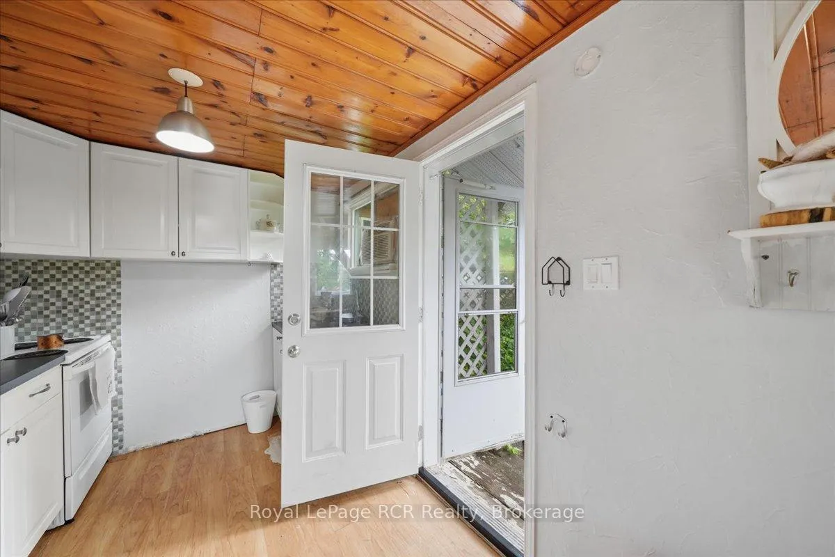 Photo 13 of 45 Andrew Drive, Tiny, Rural Tiny — HOMEH