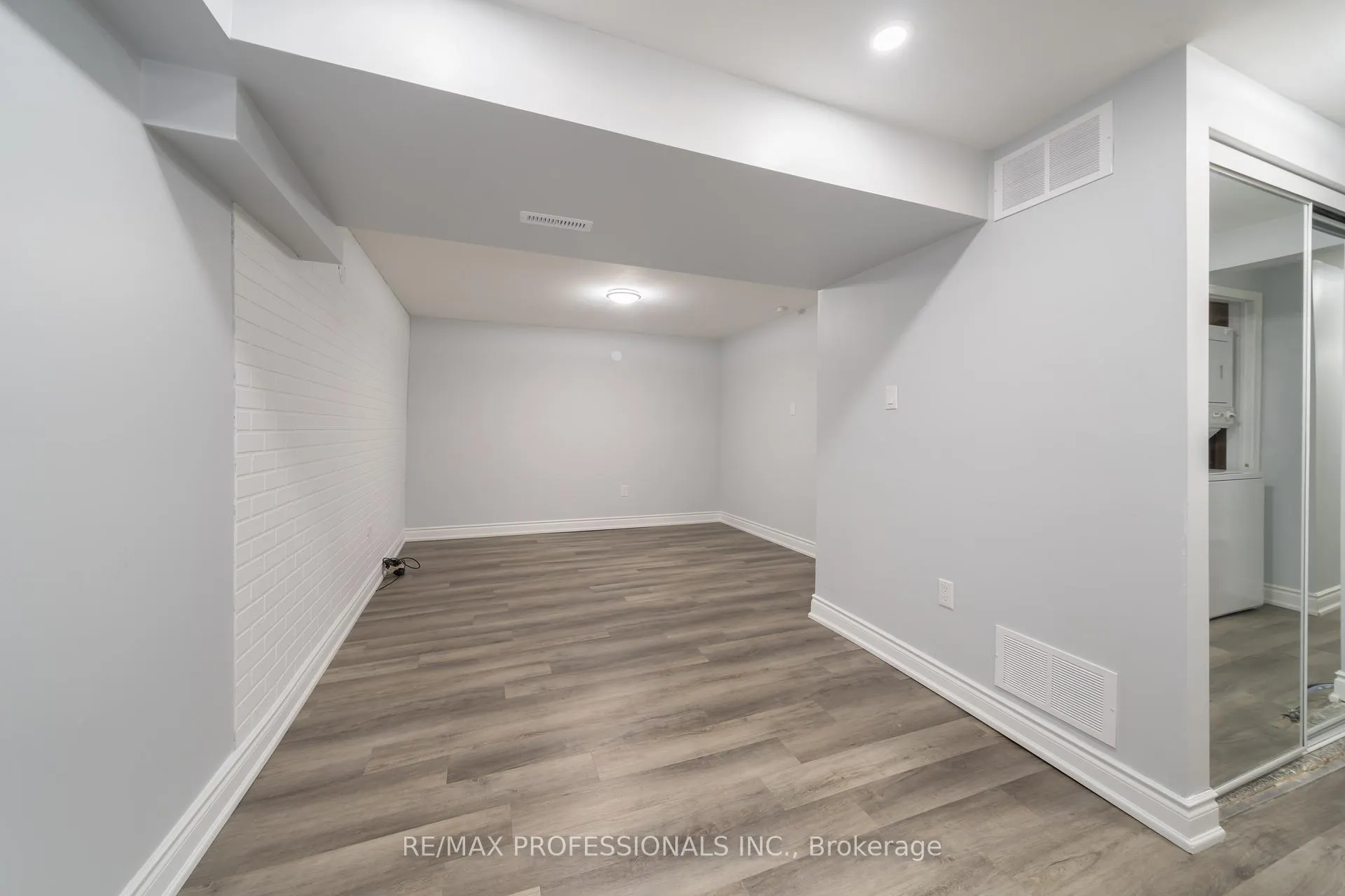 Photo 7 of Unit Lower, 3188 Cambourne Crescent, Mississauga, Meadowvale — HOMEH