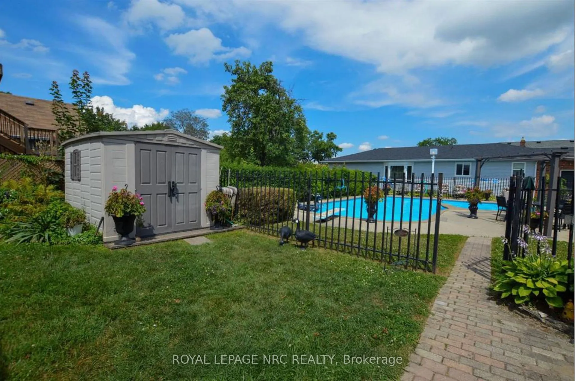 Photo 46 of 68 Pine Street S, Thorold, Thorold Downtown — HOMEH