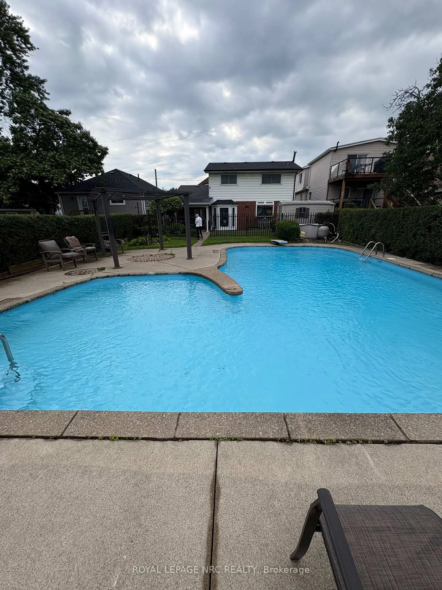 Photo 3 of 68 Pine Street S, Thorold, Thorold Downtown — HOMEH