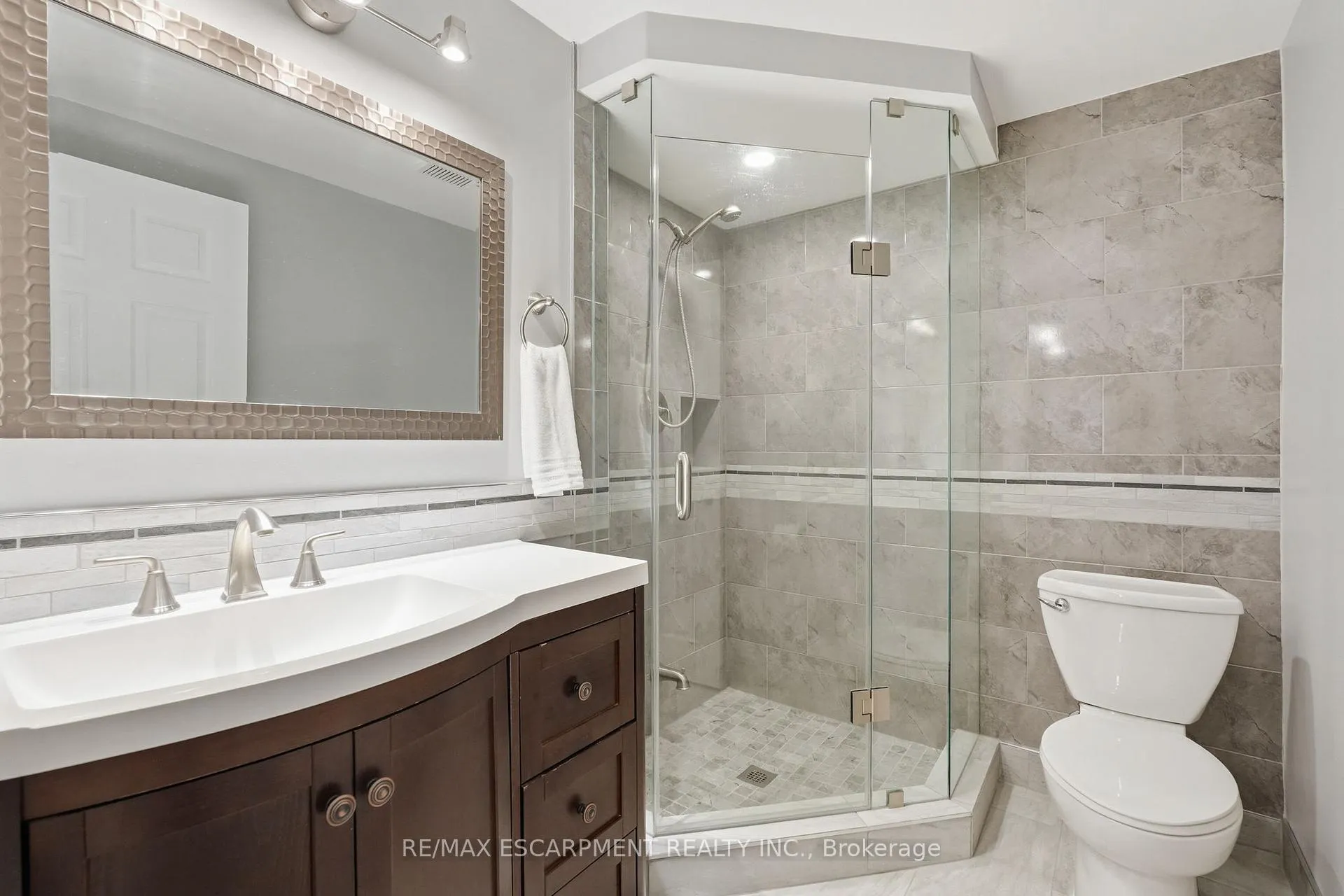 Photo 39 of 5399 Sheldon Park Drive, Burlington, Appleby — HOMEH