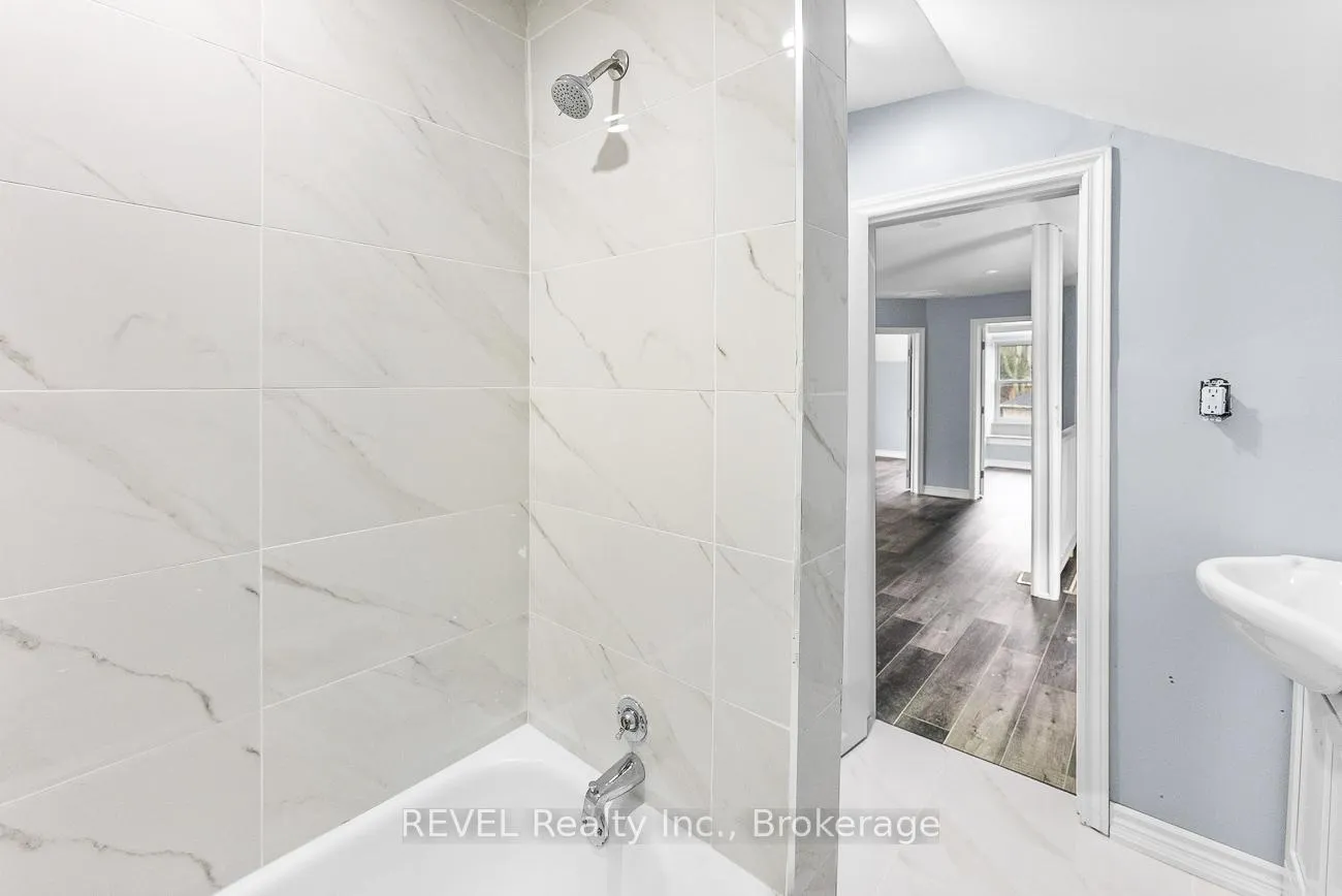 Photo 10 of 30 Division Street, St. Catharines, E. Chester — HOMEH