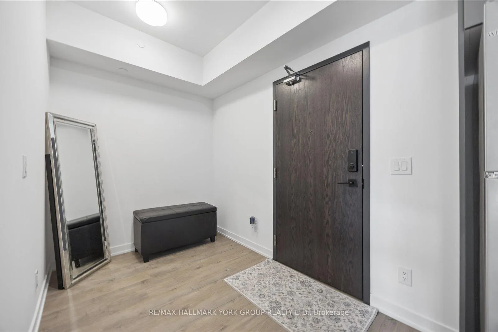 Photo 3 of Unit 514, 56 Lakeside Terrace, Barrie, Little Lake — HOMEH