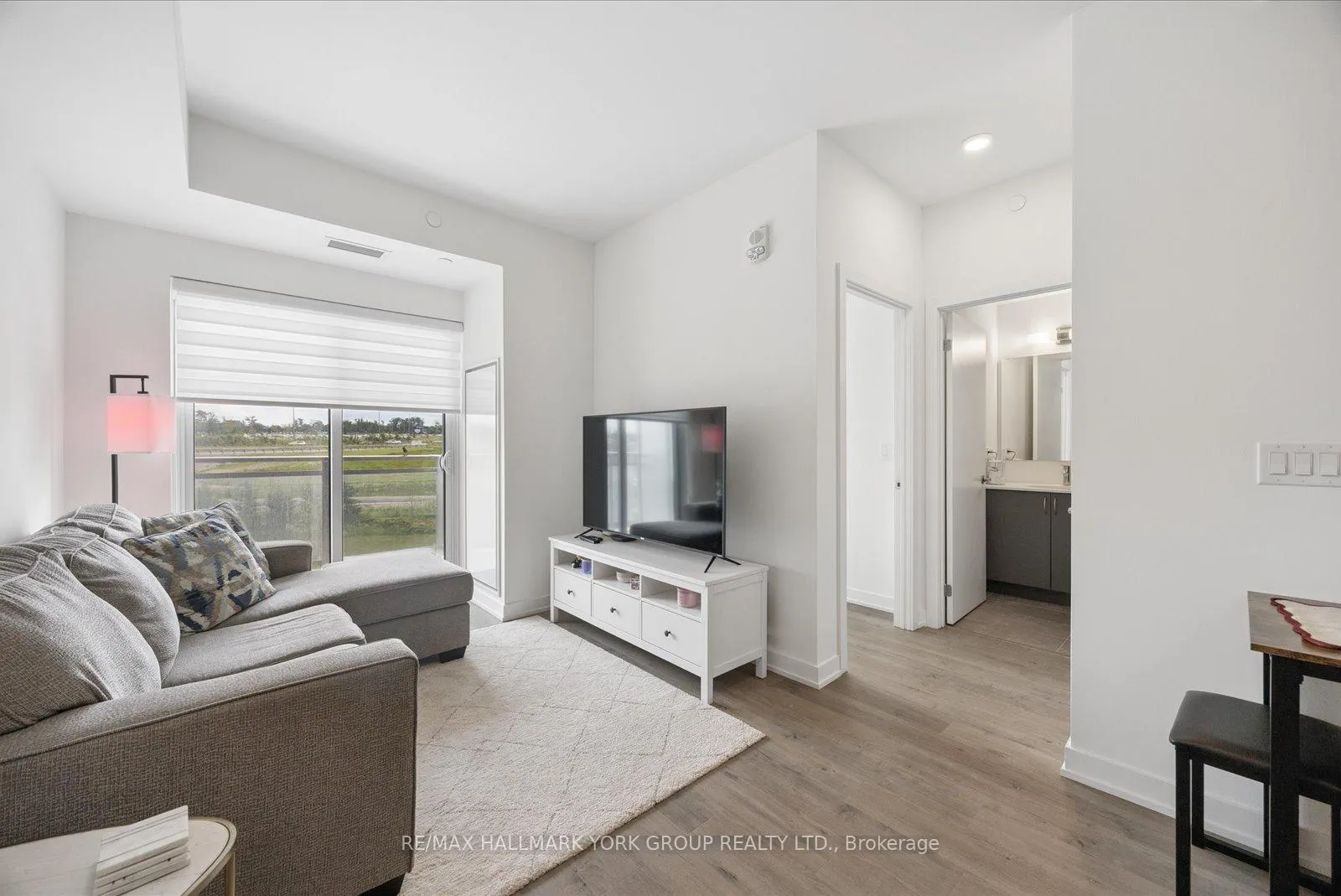 Photo 7 of Unit 514, 56 Lakeside Terrace, Barrie, Little Lake — HOMEH