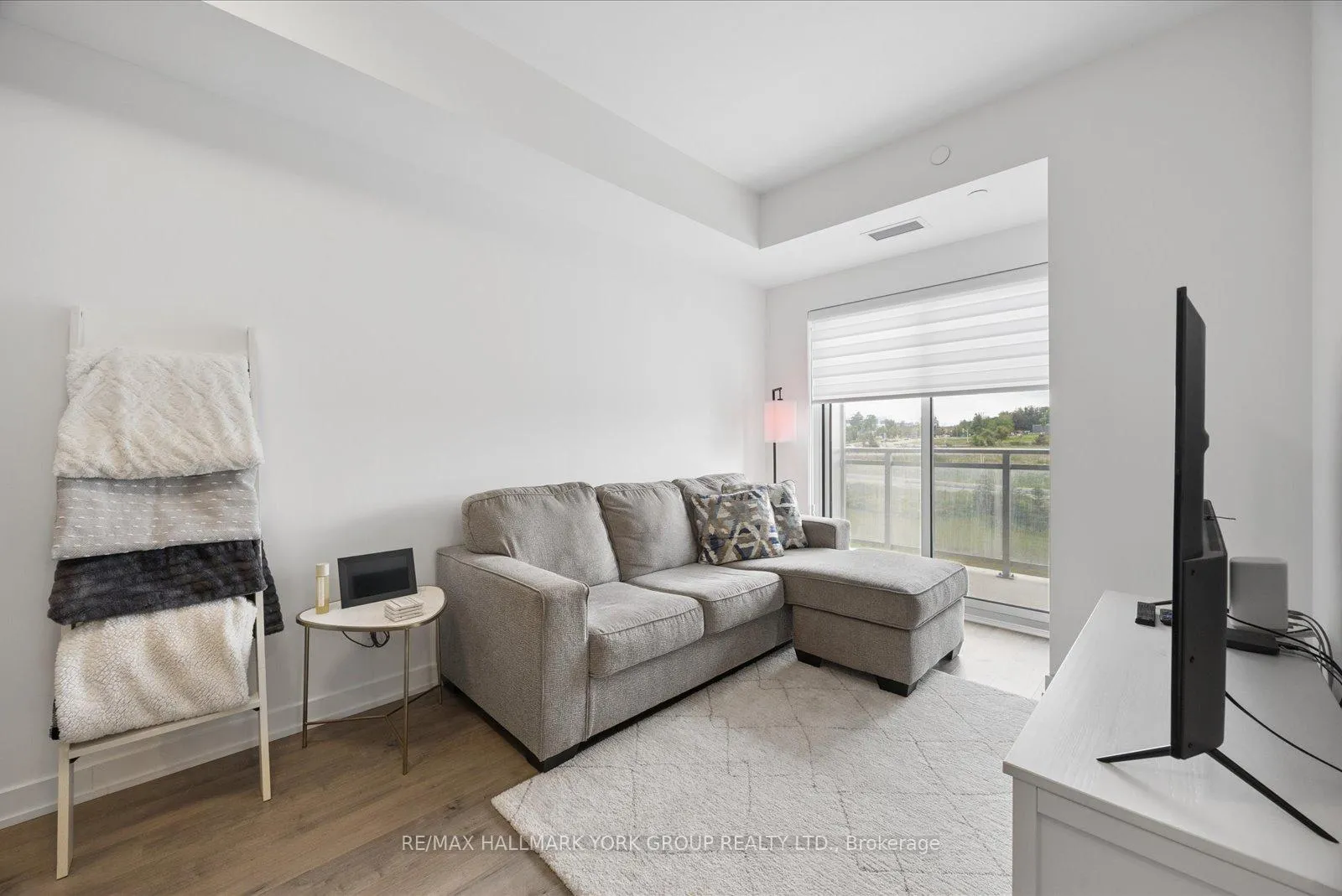 Photo 8 of Unit 514, 56 Lakeside Terrace, Barrie, Little Lake — HOMEH