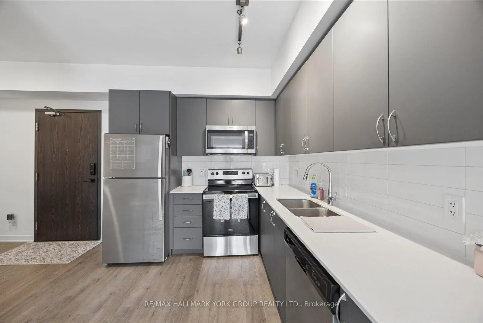 Photo 12 of Unit 514, 56 Lakeside Terrace, Barrie, Little Lake — HOMEH