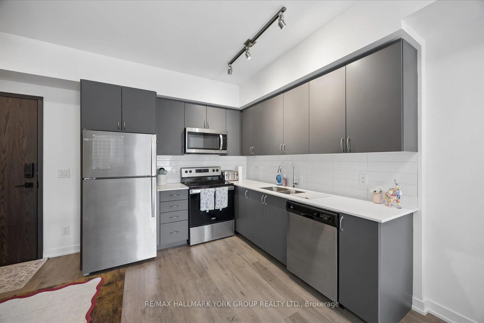 Photo 13 of Unit 514, 56 Lakeside Terrace, Barrie, Little Lake — HOMEH