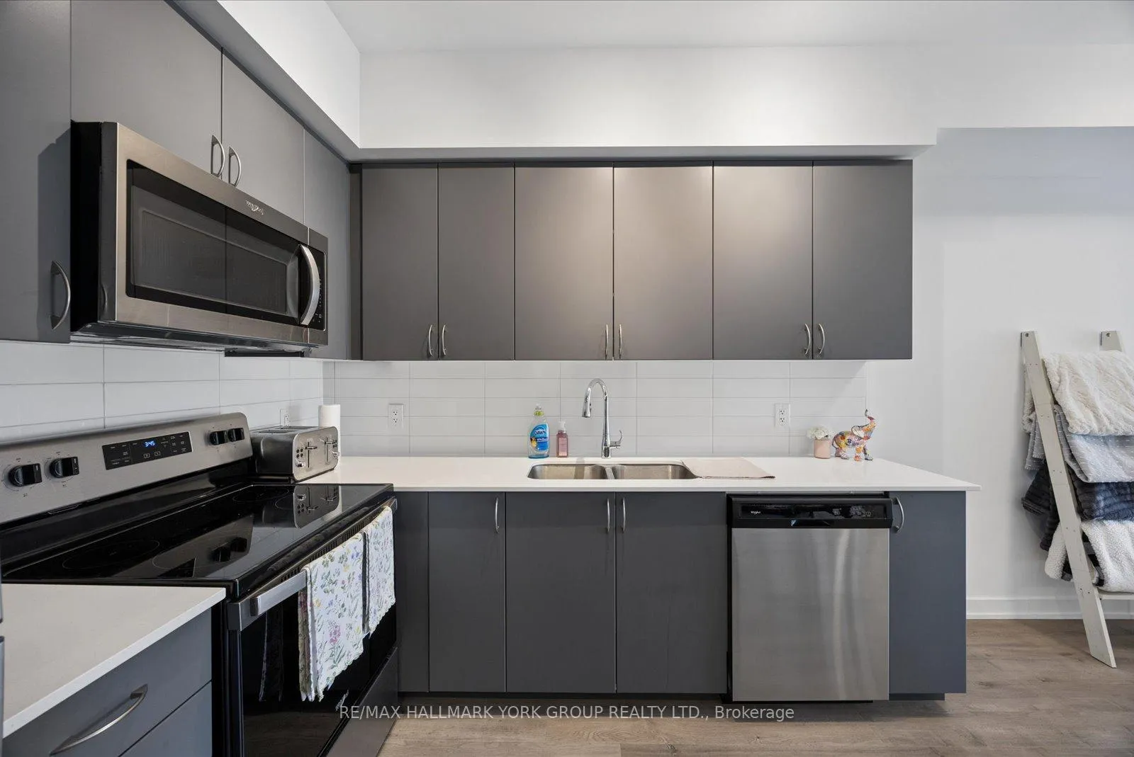 Photo 15 of Unit 514, 56 Lakeside Terrace, Barrie, Little Lake — HOMEH