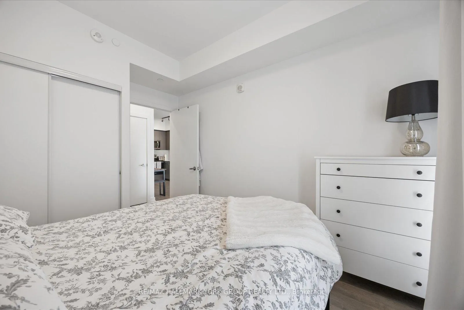 Photo 17 of Unit 514, 56 Lakeside Terrace, Barrie, Little Lake — HOMEH