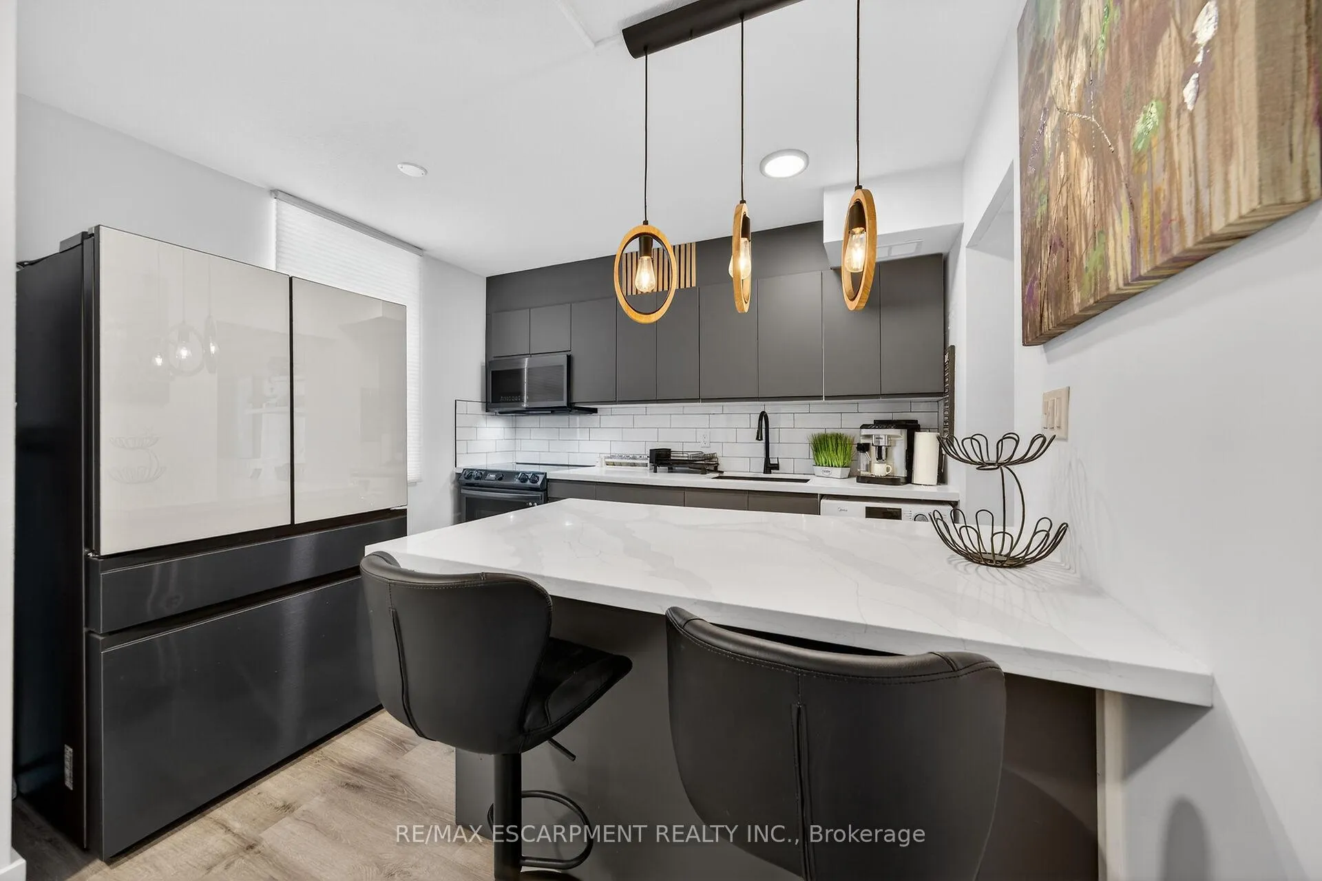 Photo 4 of Unit 324, 350 Quigley Road, Hamilton, Vincent — HOMEH