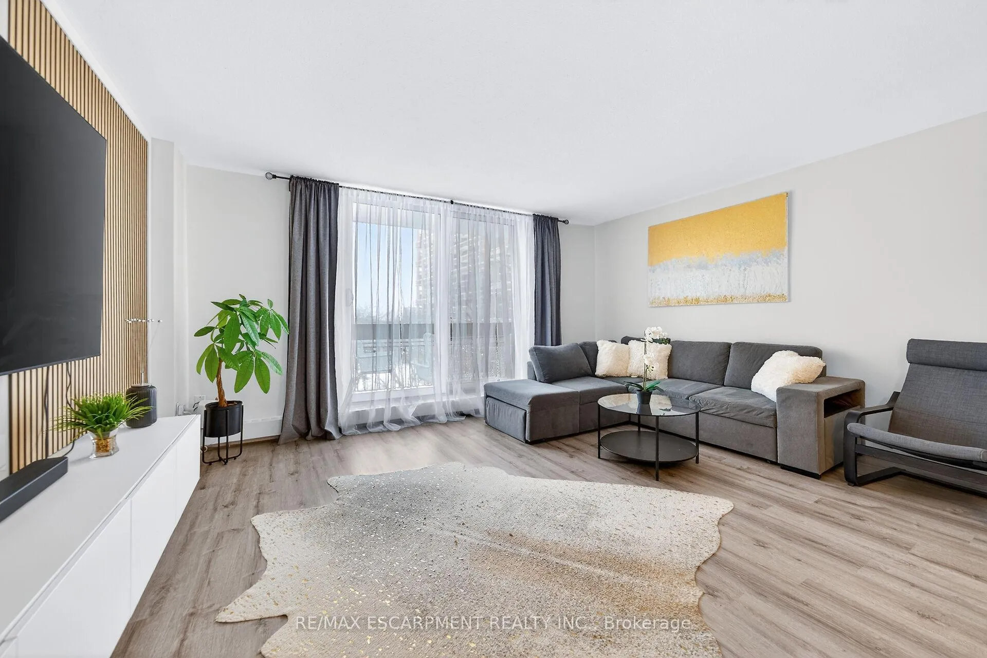 Photo 16 of Unit 324, 350 Quigley Road, Hamilton, Vincent — HOMEH