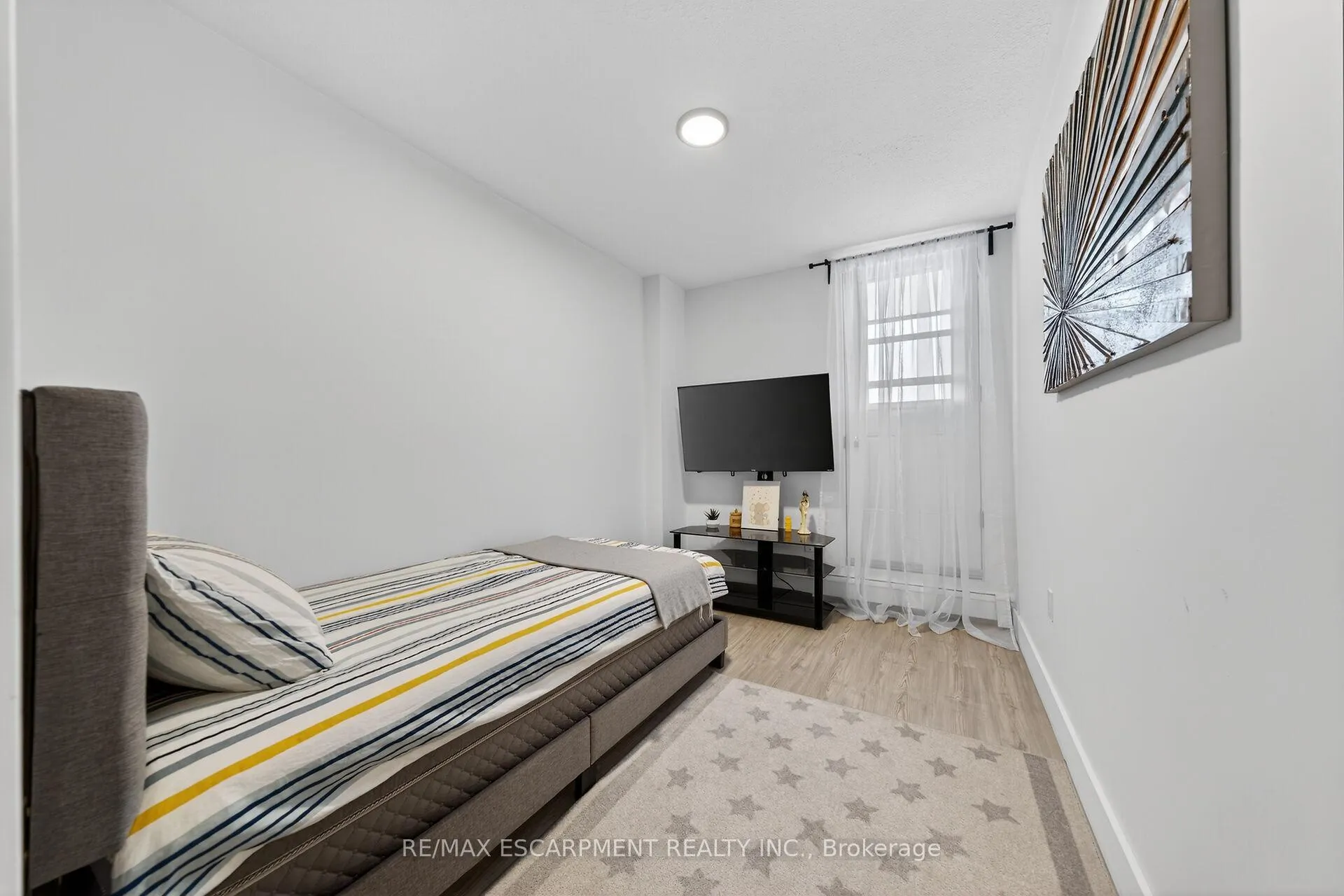 Photo 25 of Unit 324, 350 Quigley Road, Hamilton, Vincent — HOMEH