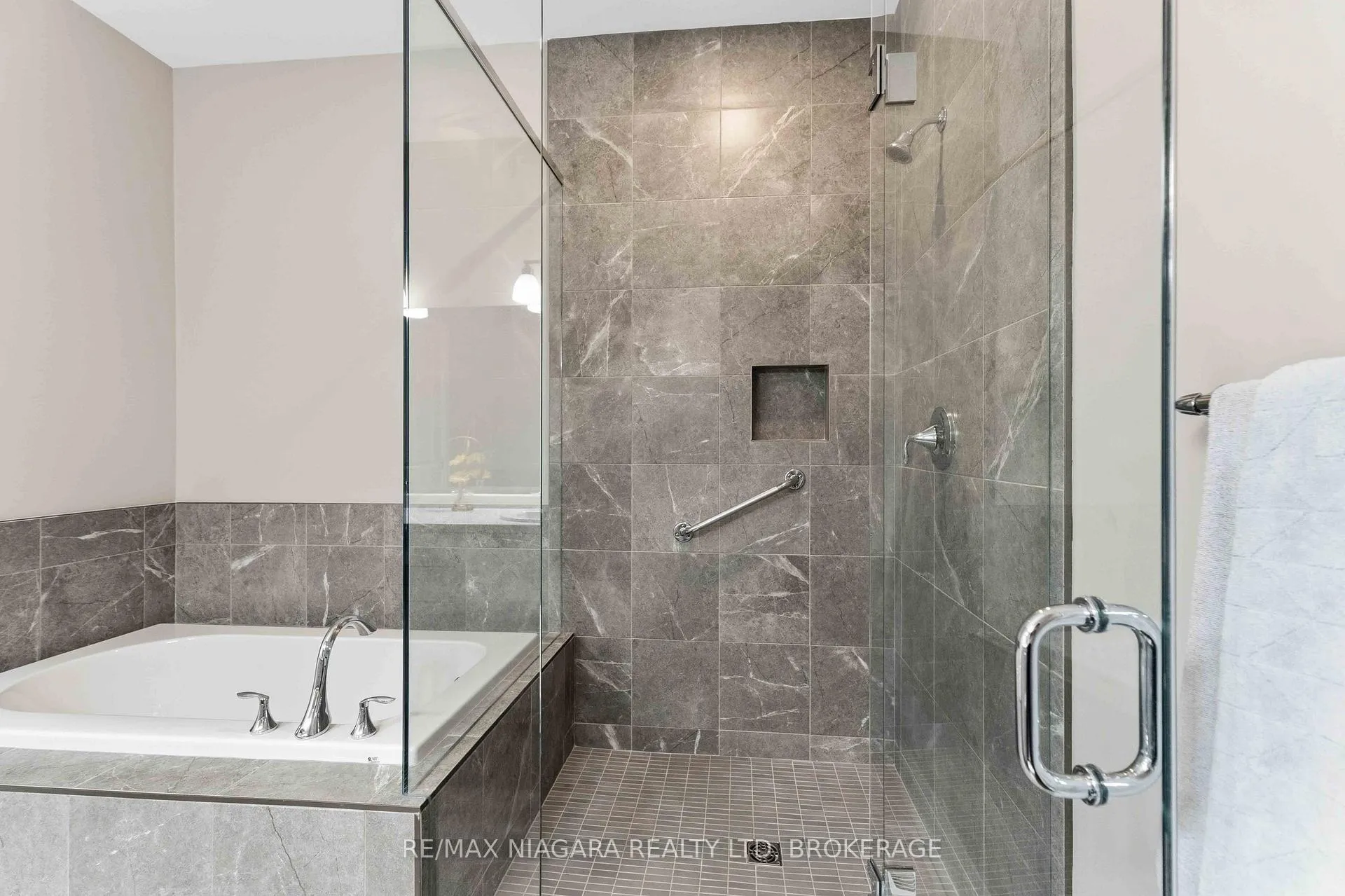 Photo 25 of Unit 55, 8974 Willoughby Drive, Niagara Falls, Chippawa — HOMEH