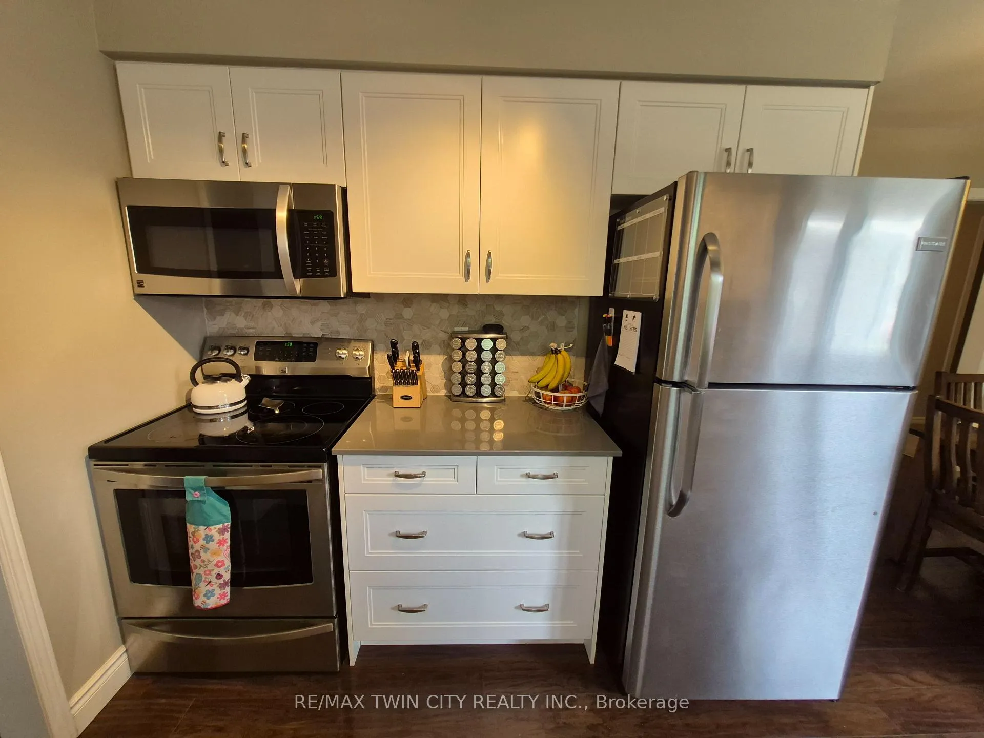 Photo 5 of 384 Pioneer Drive, Kitchener — HOMEH