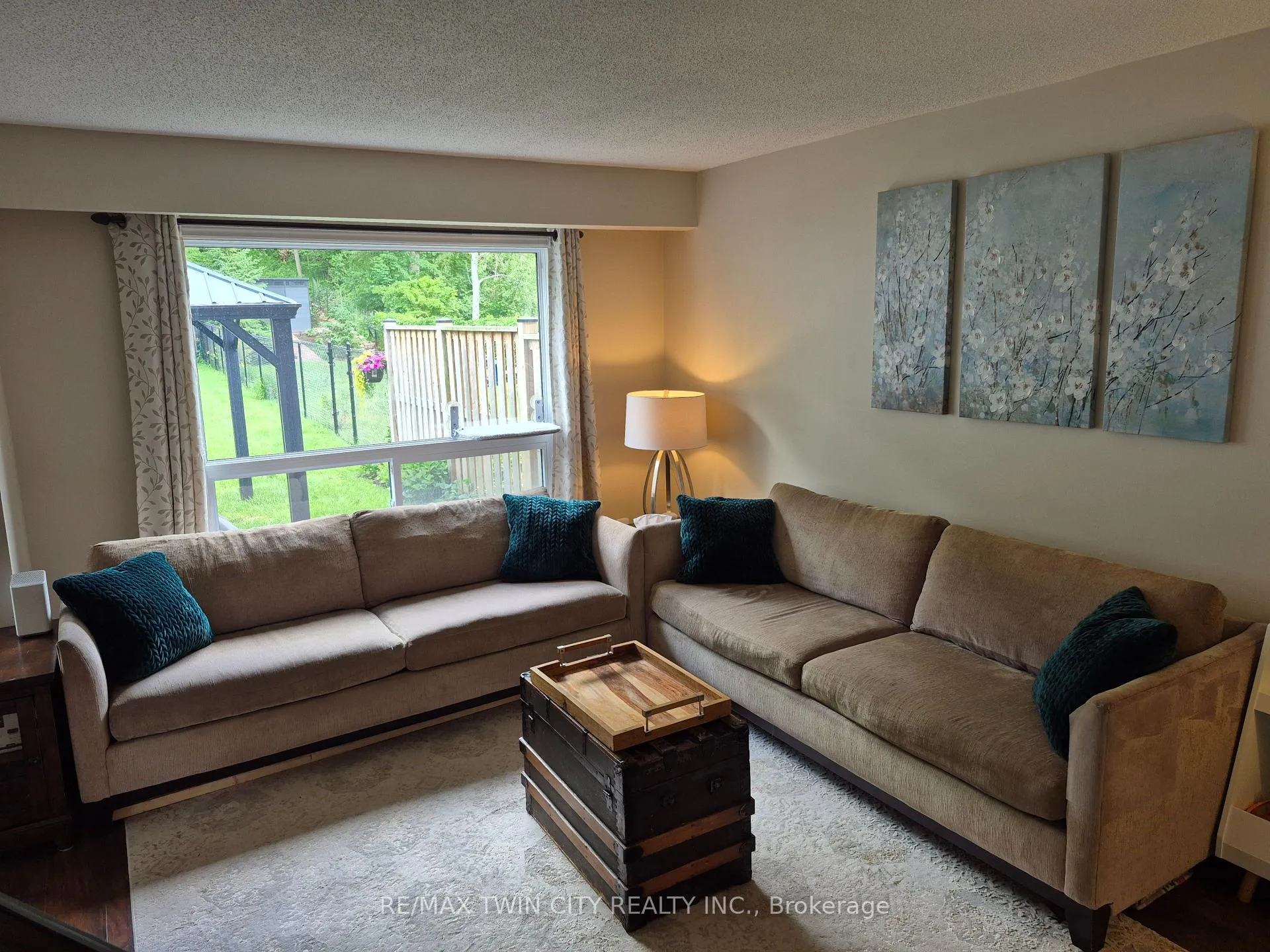 Photo 6 of 384 Pioneer Drive, Kitchener — HOMEH