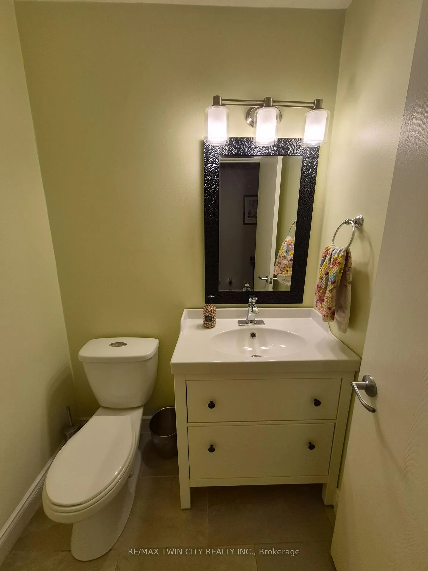 Photo 9 of 384 Pioneer Drive, Kitchener — HOMEH