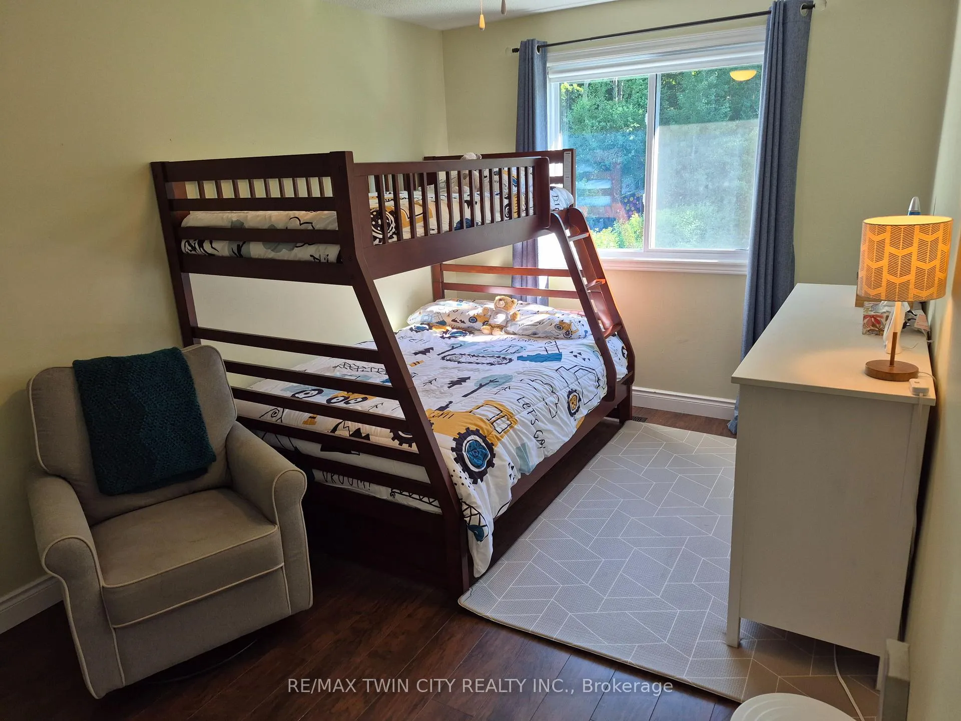 Photo 14 of 384 Pioneer Drive, Kitchener — HOMEH