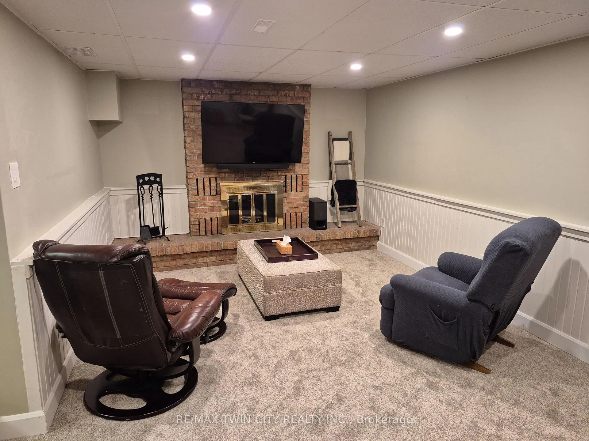 Photo 19 of 384 Pioneer Drive, Kitchener — HOMEH
