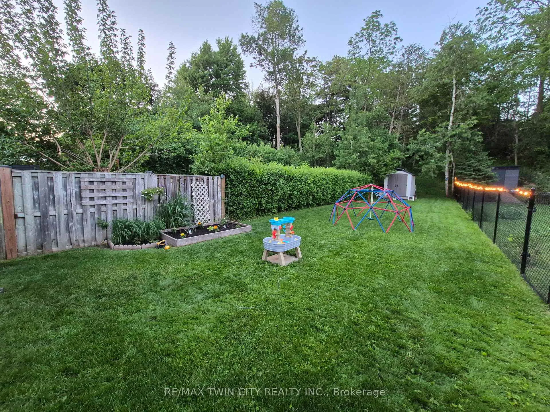 Photo 23 of 384 Pioneer Drive, Kitchener — HOMEH