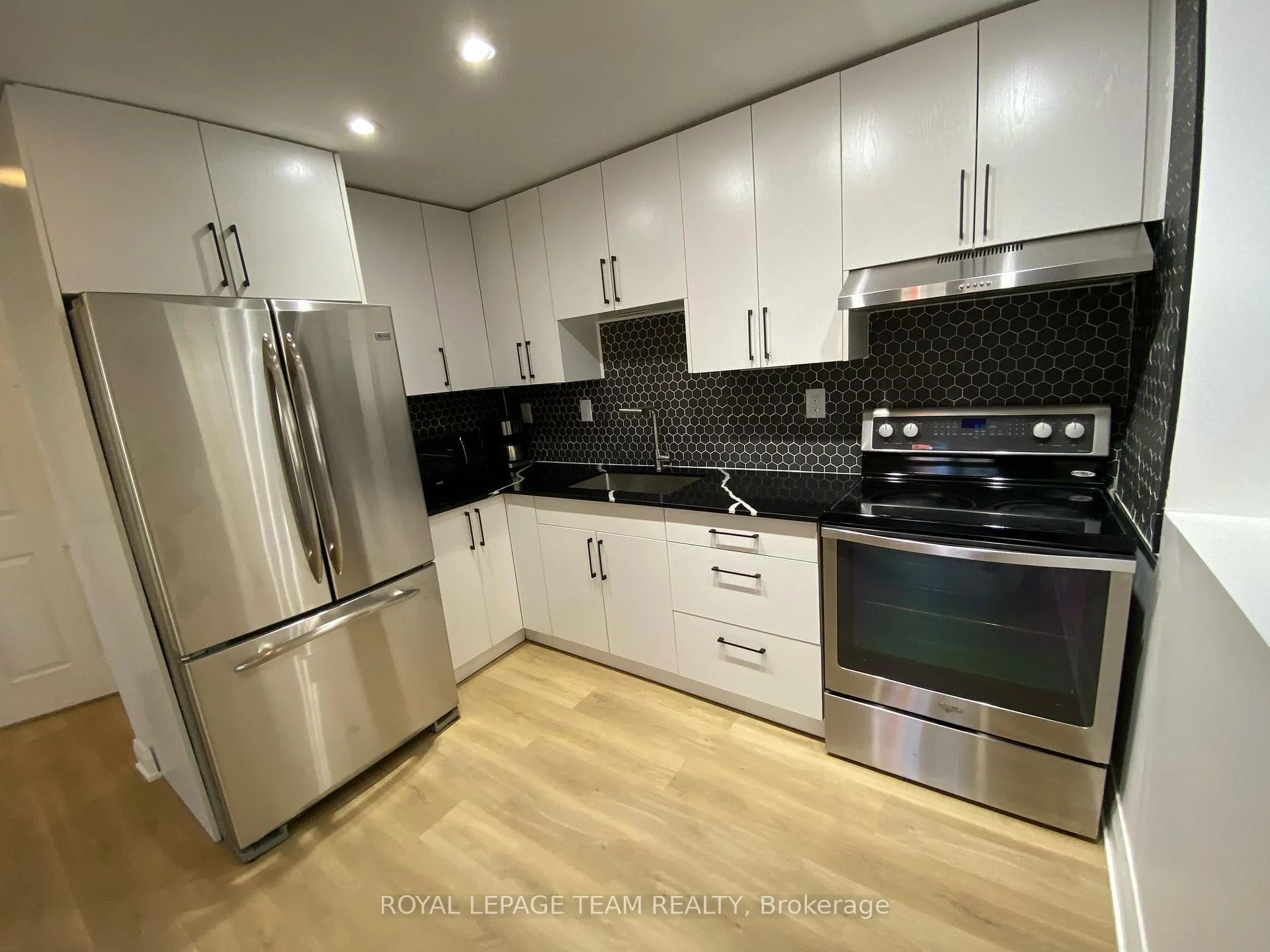 Photo 8 of Unit B, 32 Hackett Street, Ottawa, Hunt Club Woods — HOMEH