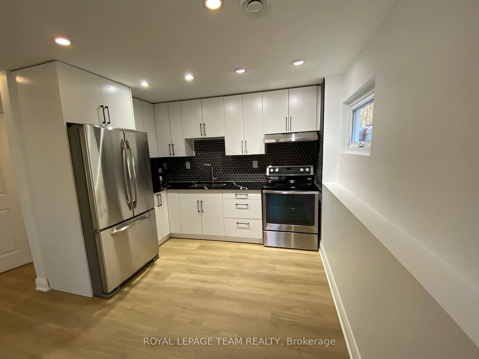 Photo 9 of Unit B, 32 Hackett Street, Ottawa, Hunt Club Woods — HOMEH