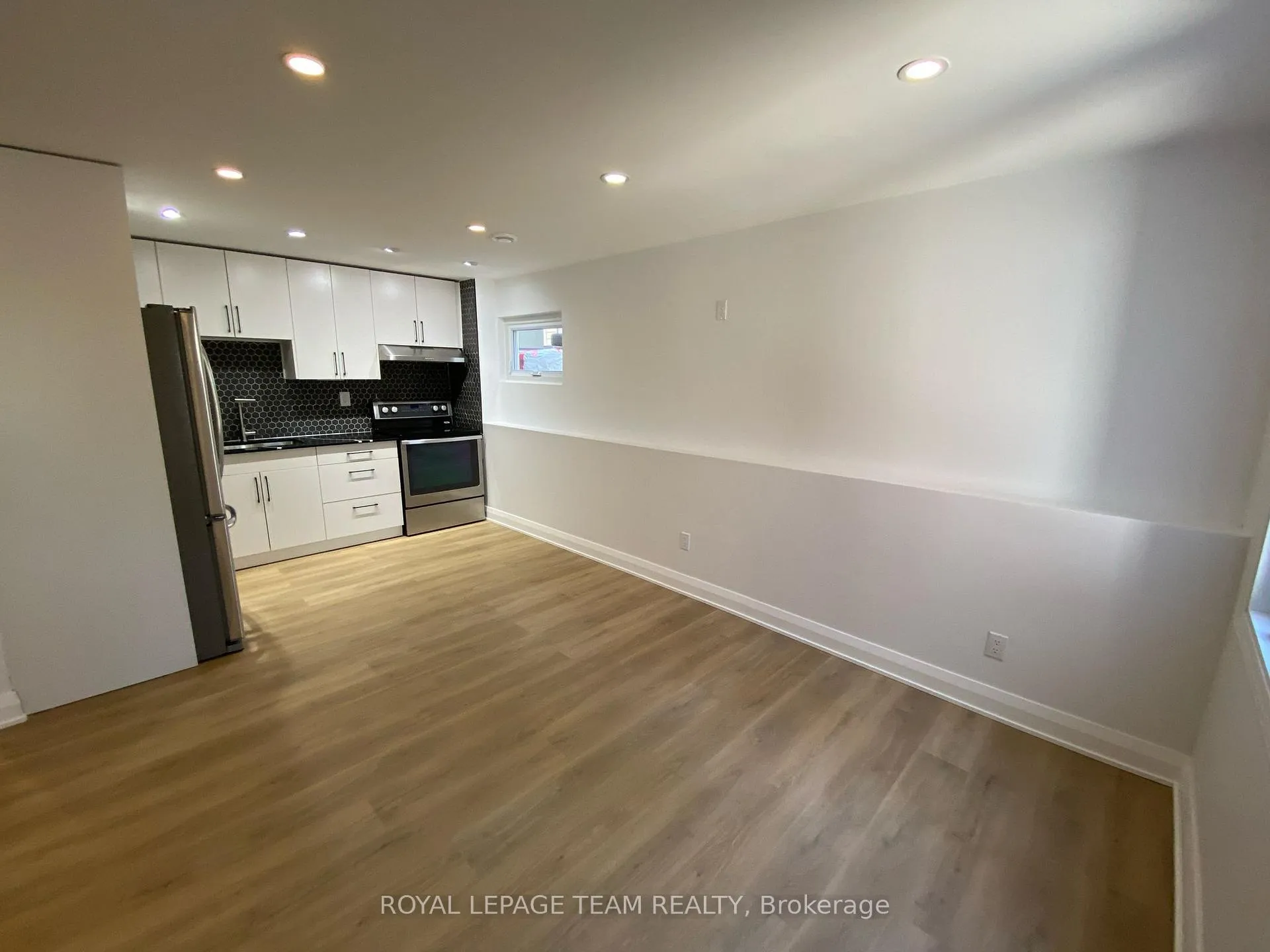 Photo 10 of Unit B, 32 Hackett Street, Ottawa, Hunt Club Woods — HOMEH