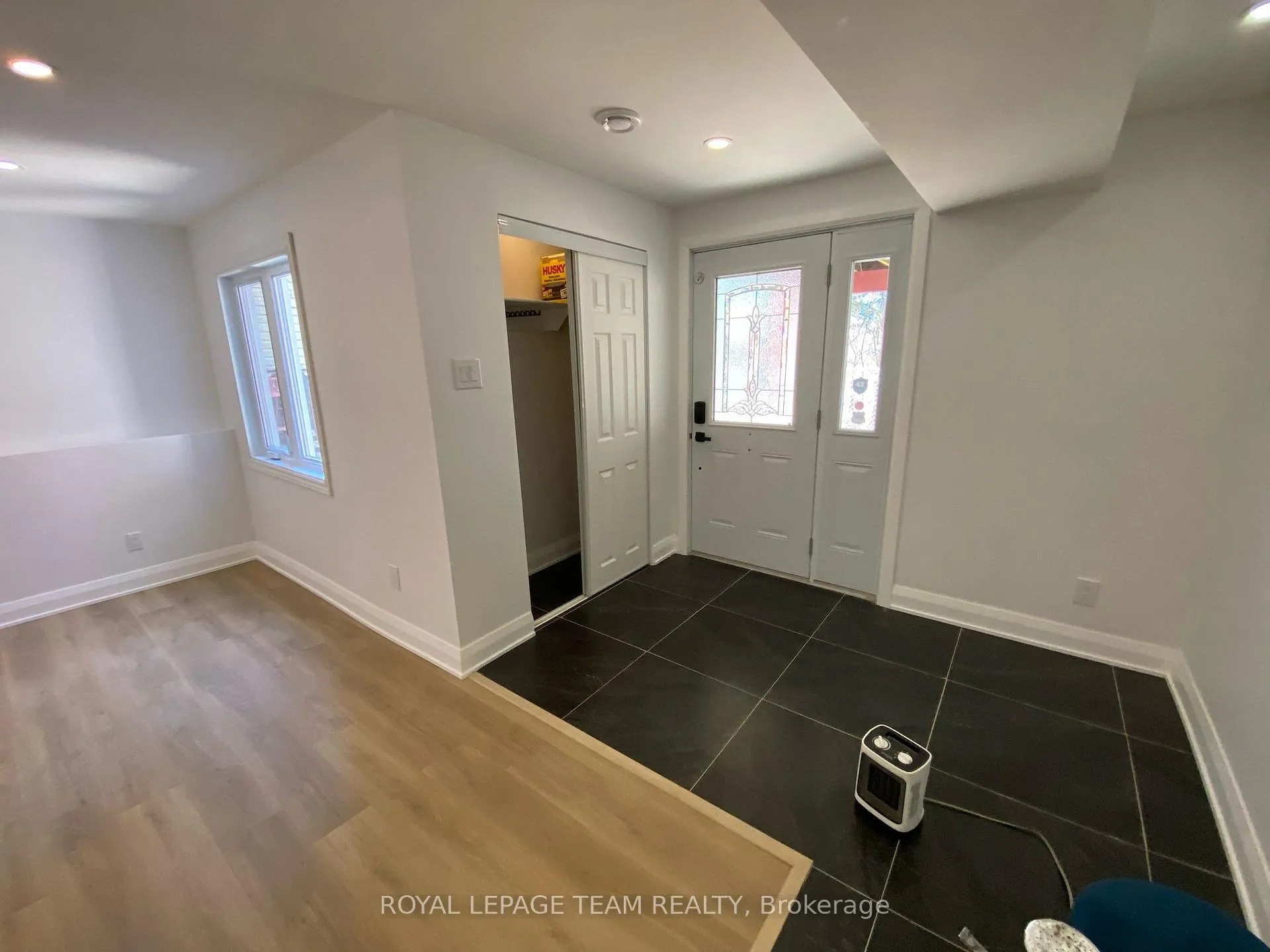 Photo 11 of Unit B, 32 Hackett Street, Ottawa, Hunt Club Woods — HOMEH