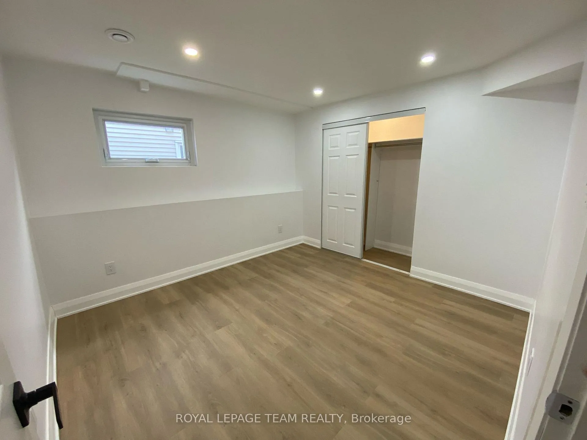 Photo 17 of Unit B, 32 Hackett Street, Ottawa, Hunt Club Woods — HOMEH