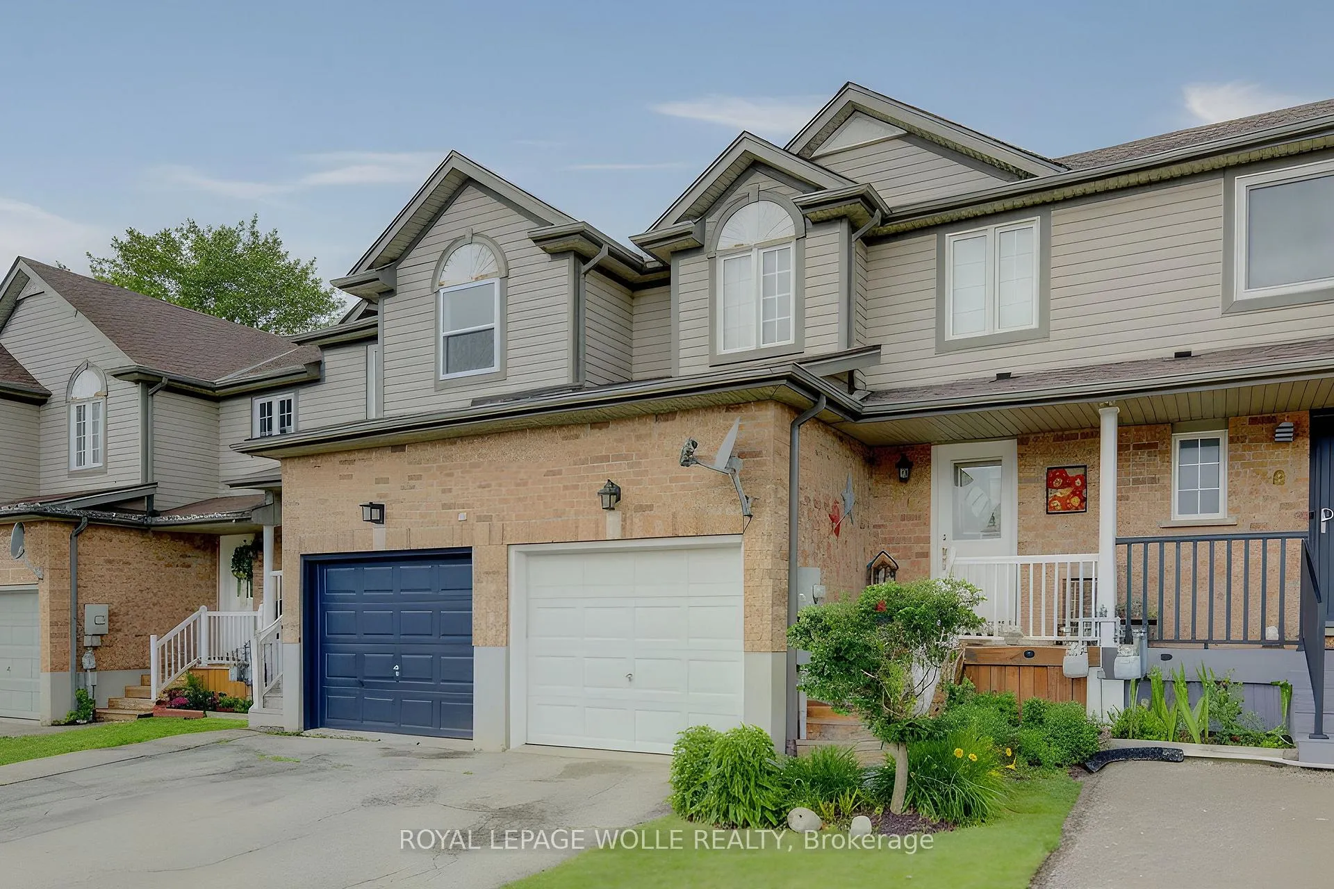 Photo 1 of 60 Foxglove Crescent, Kitchener, Larentian West — HOMEH