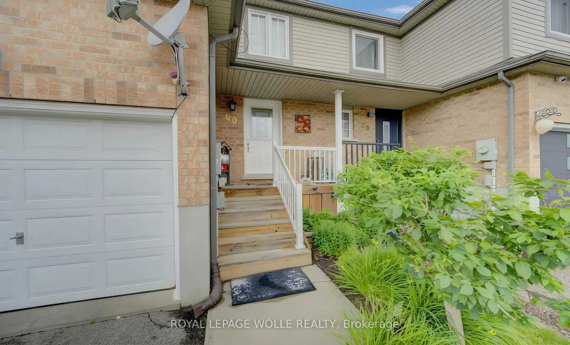 Photo 3 of 60 Foxglove Crescent, Kitchener, Larentian West — HOMEH