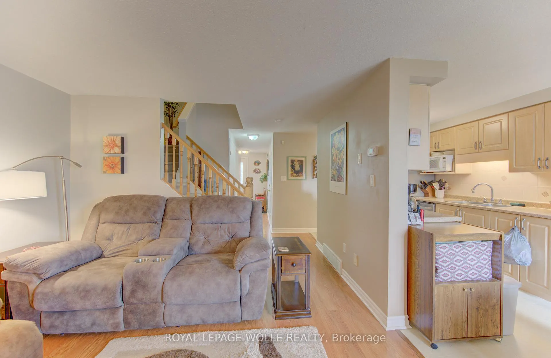 Photo 8 of 60 Foxglove Crescent, Kitchener, Larentian West — HOMEH