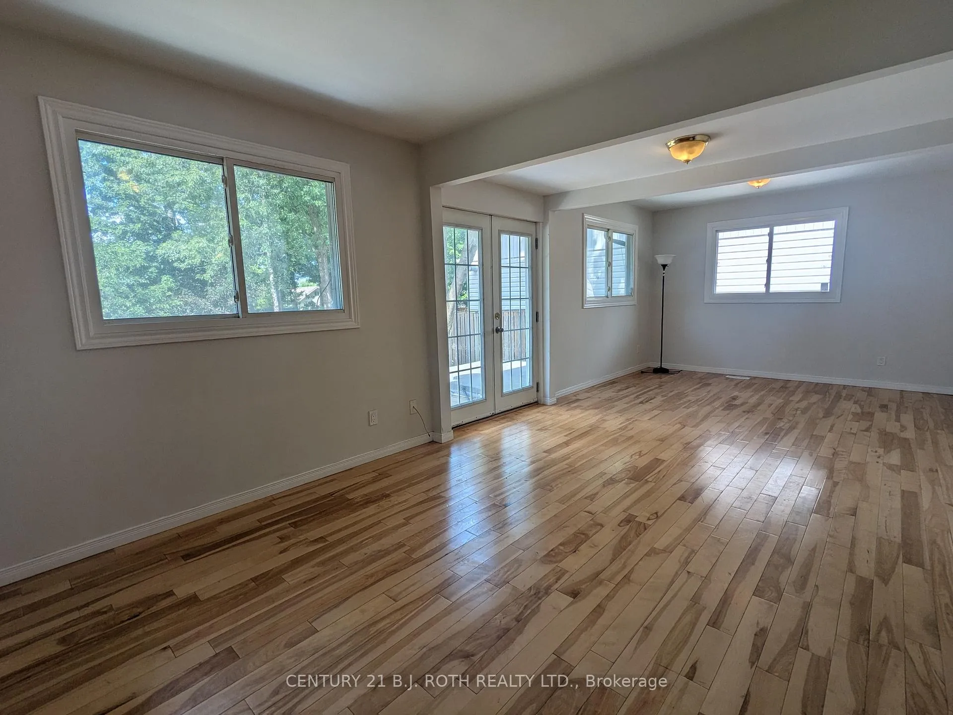Photo 5 of 756 Hastings Avenue, Innisfil, Alcona — HOMEH