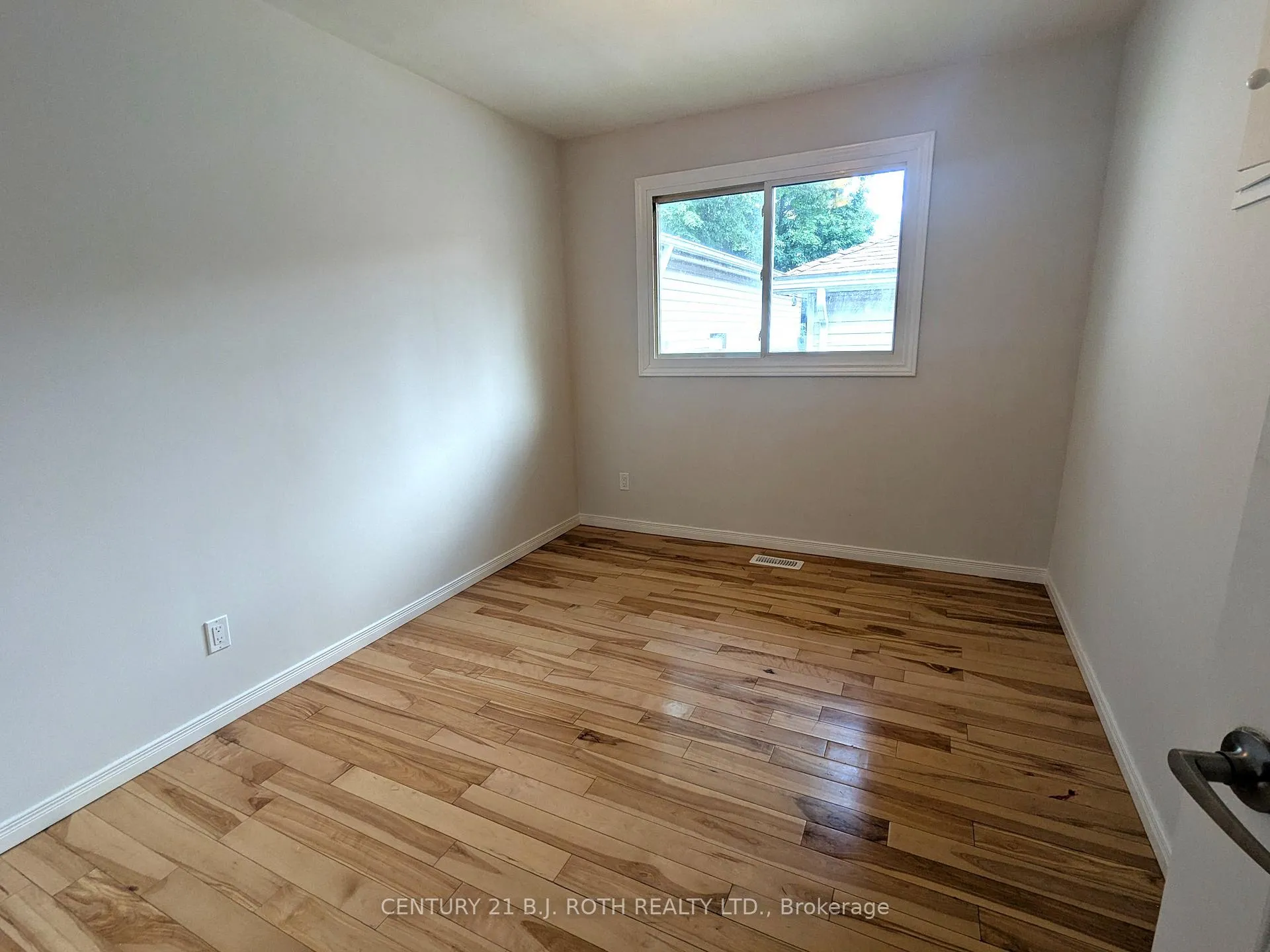 Photo 6 of 756 Hastings Avenue, Innisfil, Alcona — HOMEH