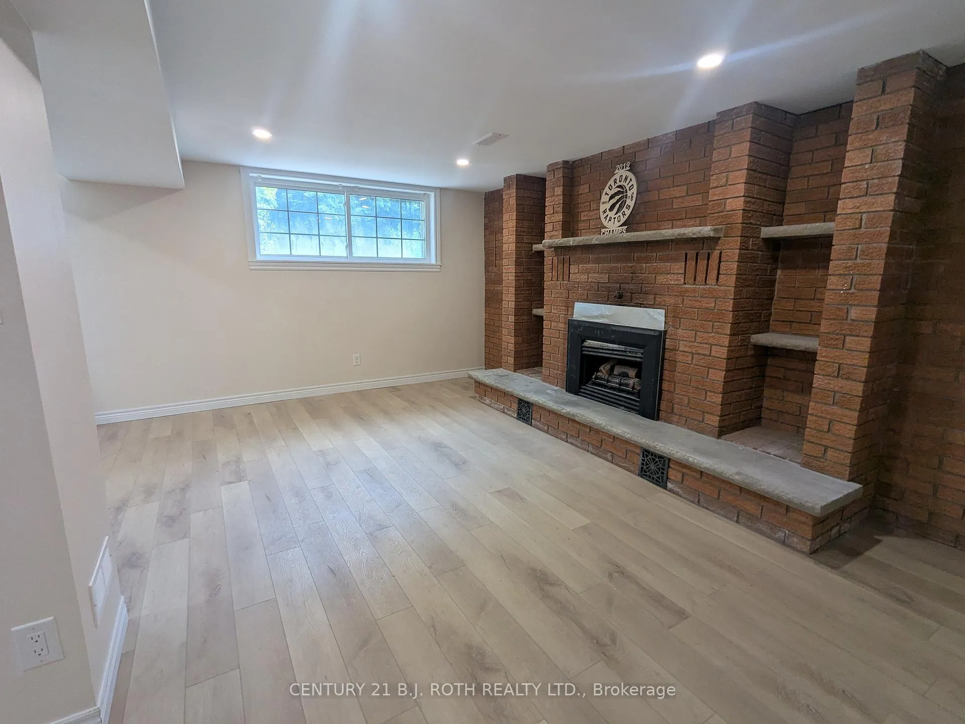 Photo 8 of 756 Hastings Avenue, Innisfil, Alcona — HOMEH