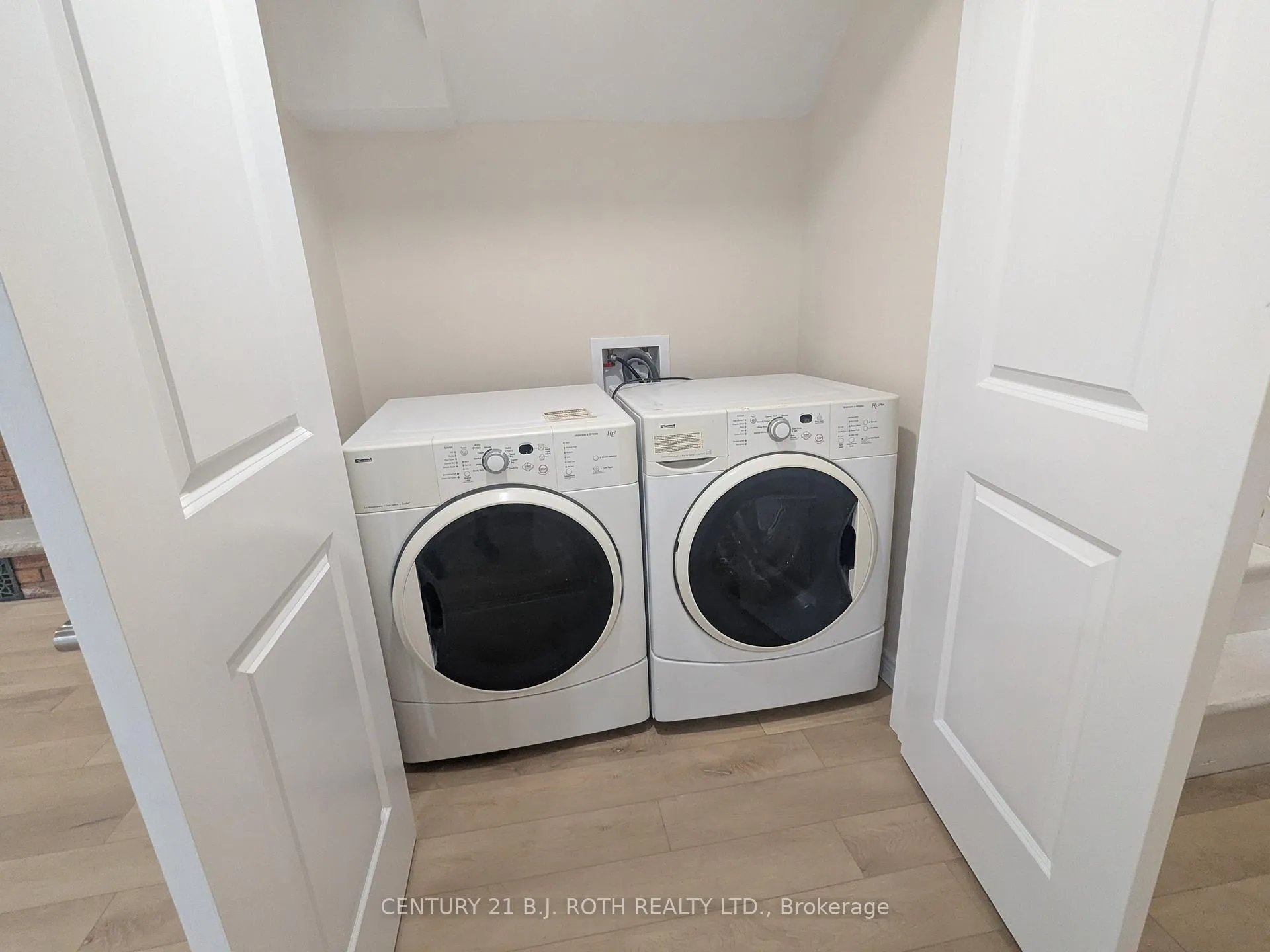 Photo 11 of 756 Hastings Avenue, Innisfil, Alcona — HOMEH