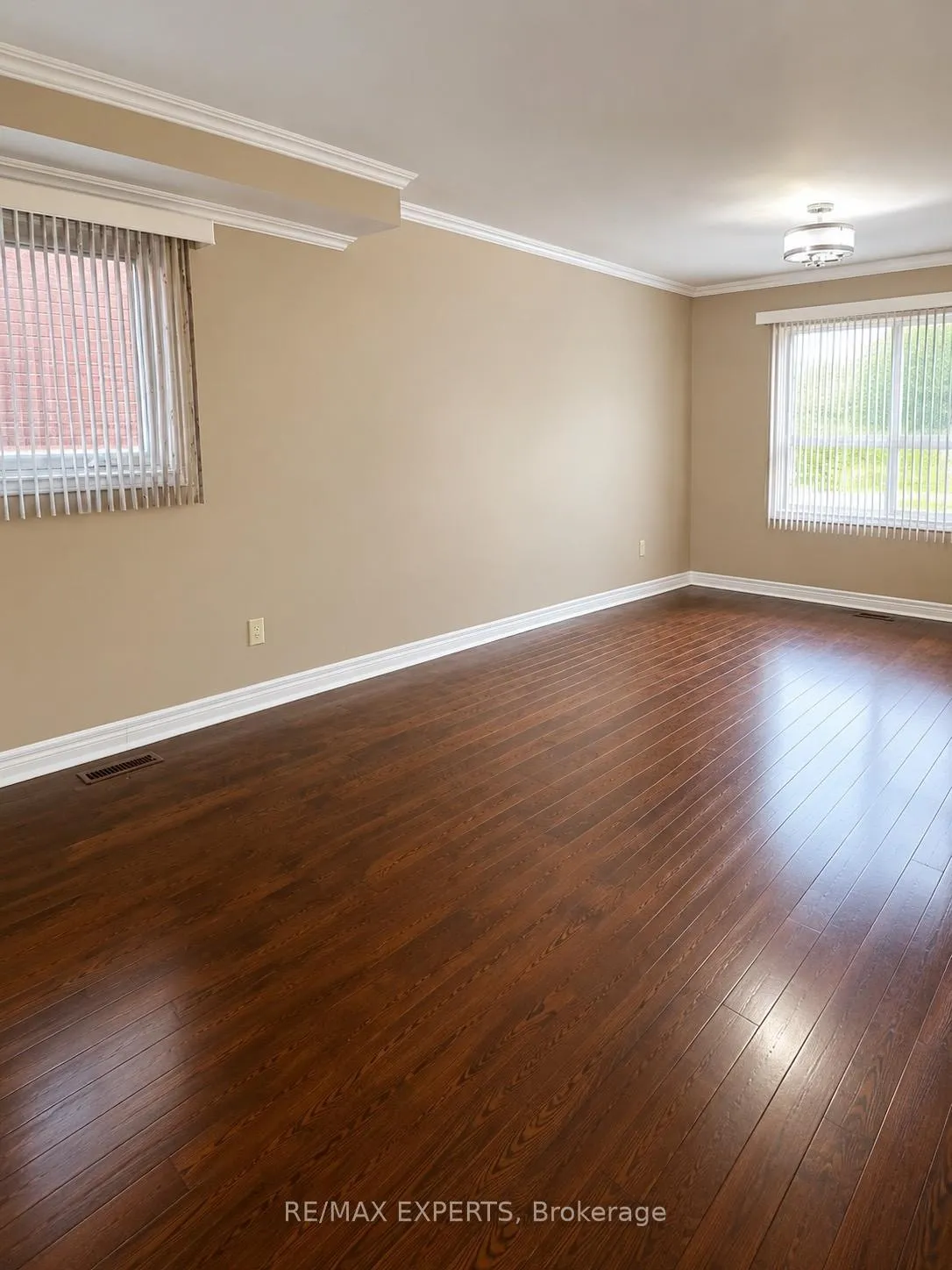 Photo 5 of 180 Richvale Drive S, Brampton, Heart Lake East — HOMEH