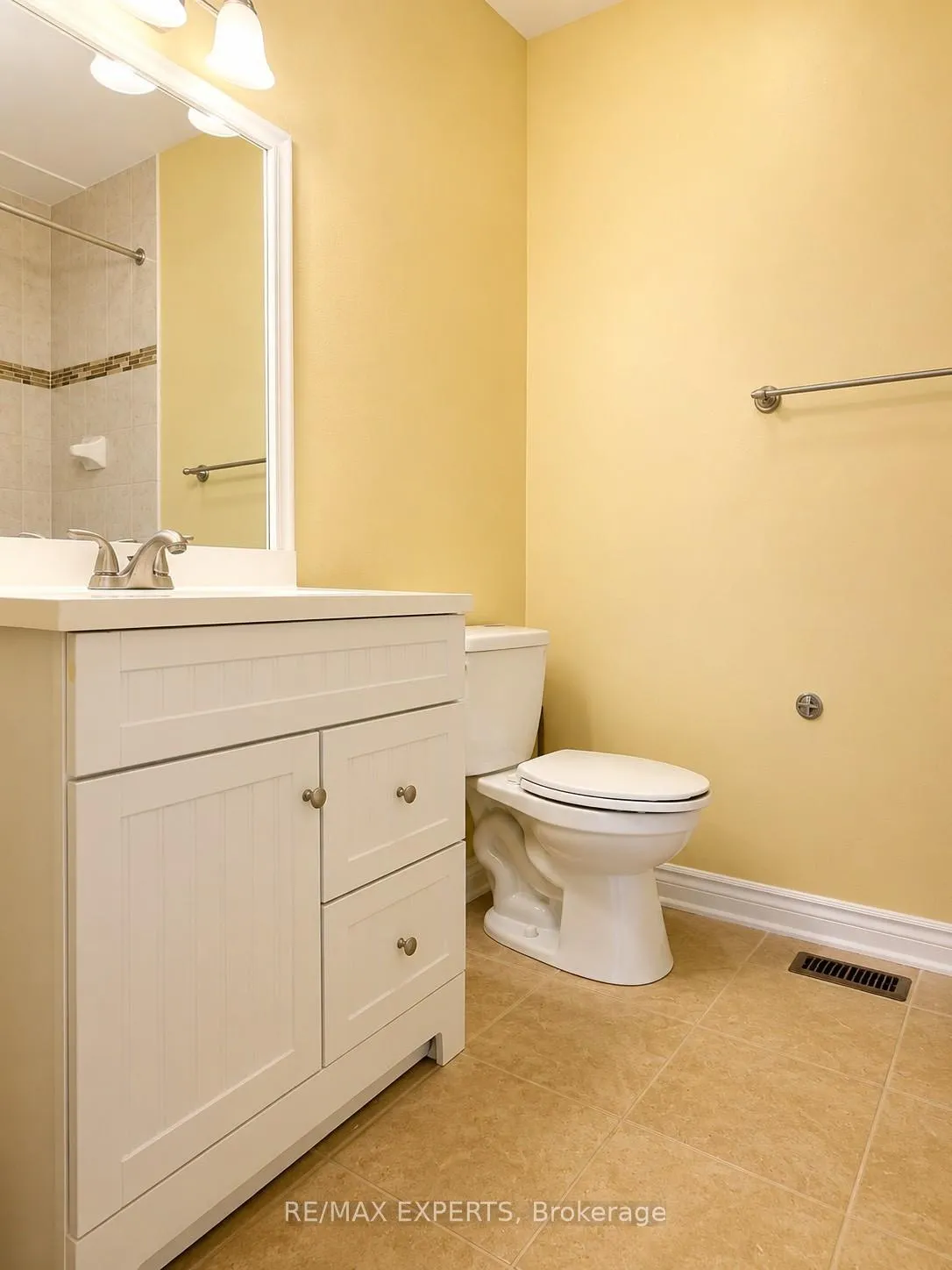 Photo 13 of 180 Richvale Drive S, Brampton, Heart Lake East — HOMEH