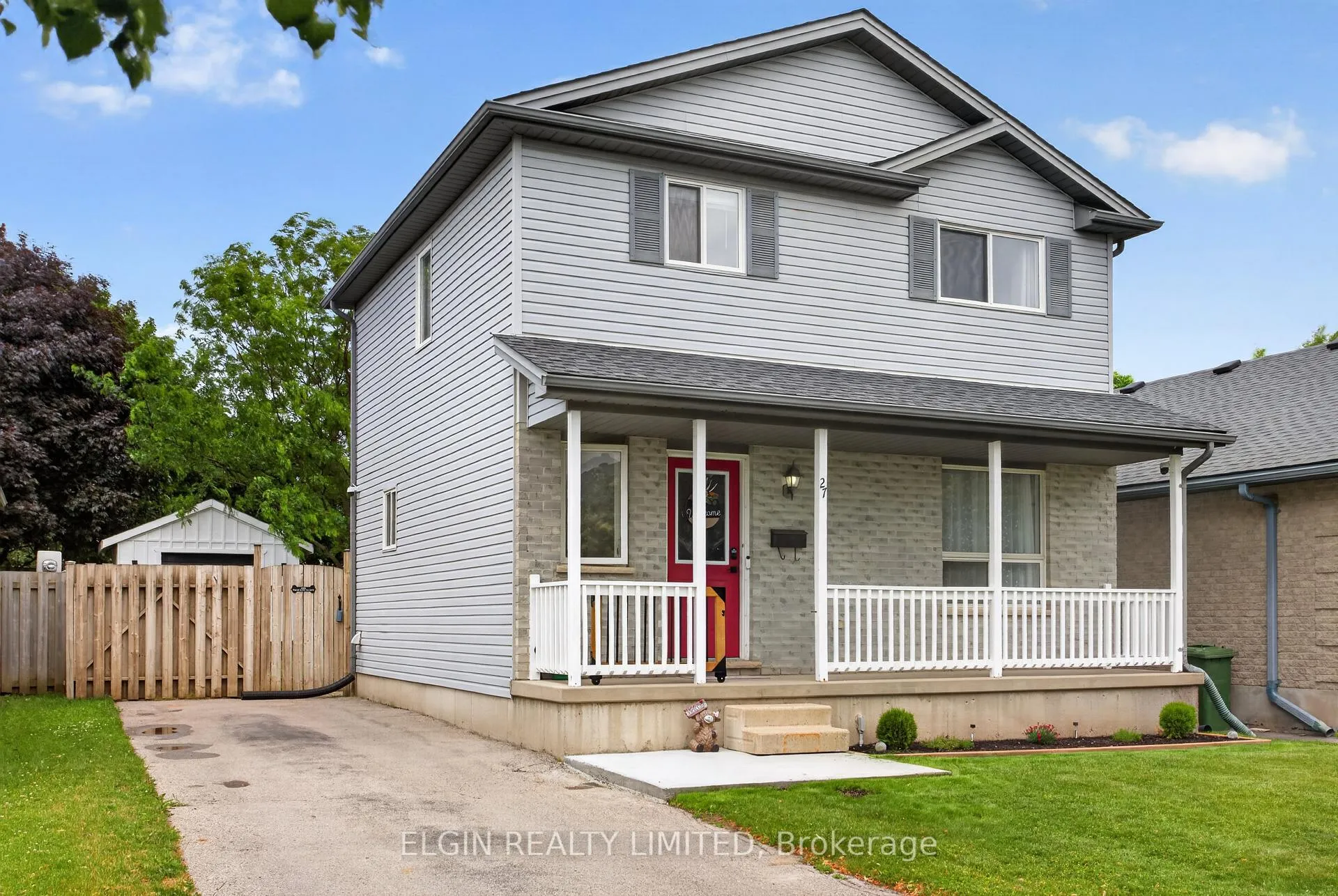 Photo 4 of 27 Cook Crescent, St. Thomas — HOMEH