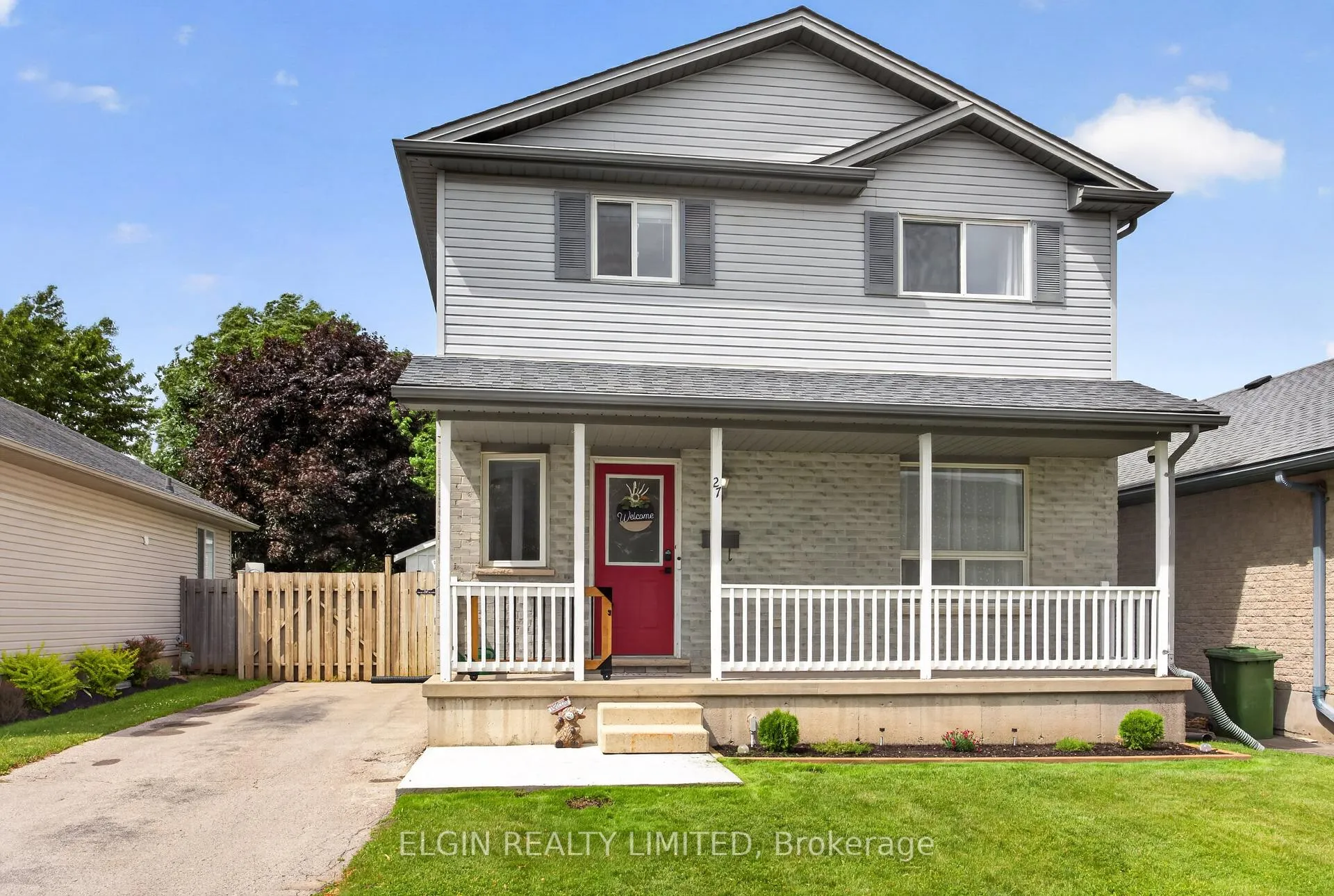 Photo 5 of 27 Cook Crescent, St. Thomas — HOMEH