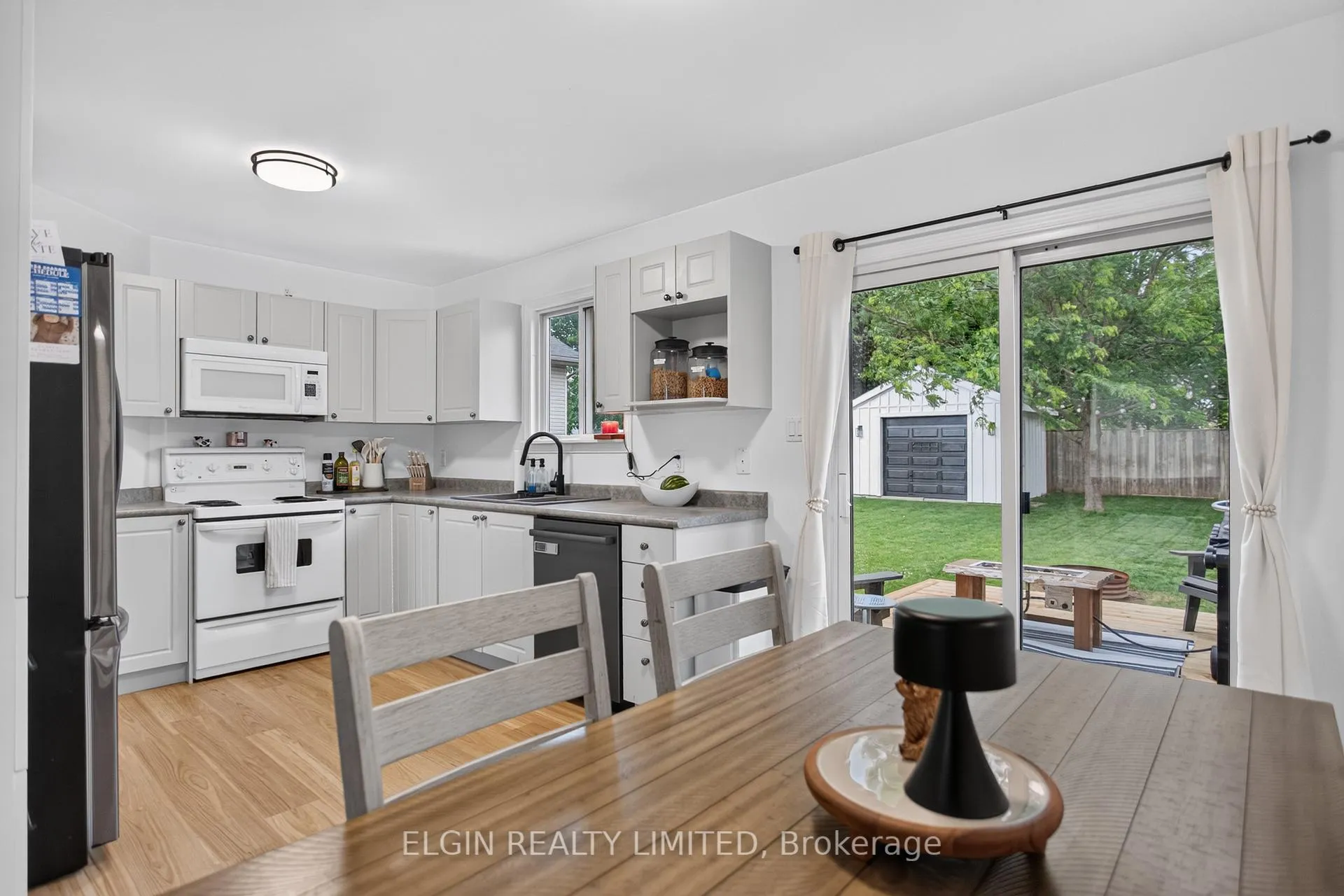 Photo 13 of 27 Cook Crescent, St. Thomas — HOMEH