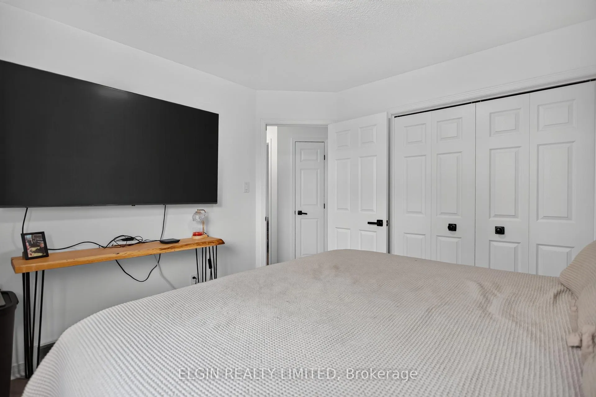 Photo 24 of 27 Cook Crescent, St. Thomas — HOMEH