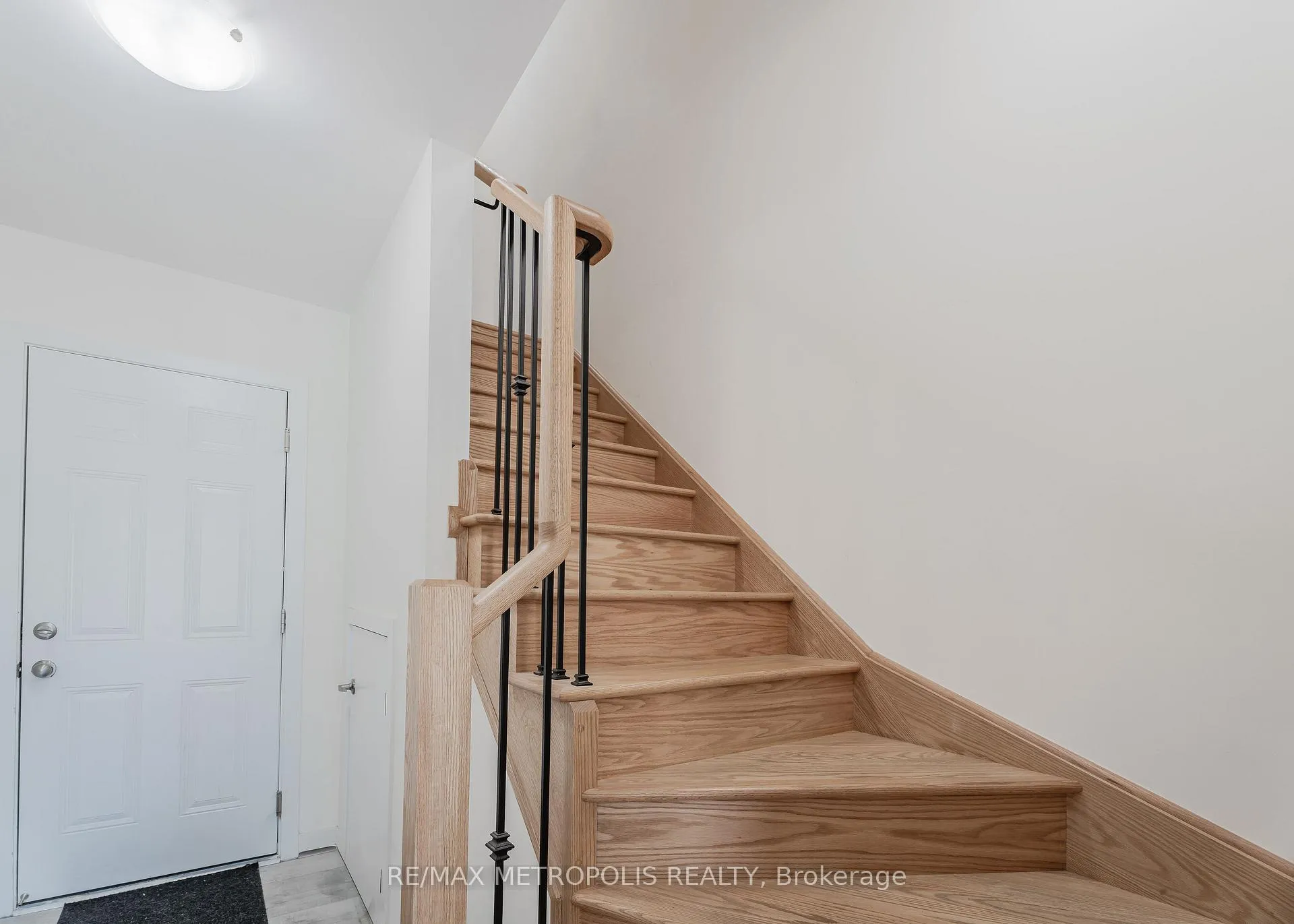 Photo 7 of Unit 109, 1695 Dersan Street, Pickering, Duffin Heights — HOMEH