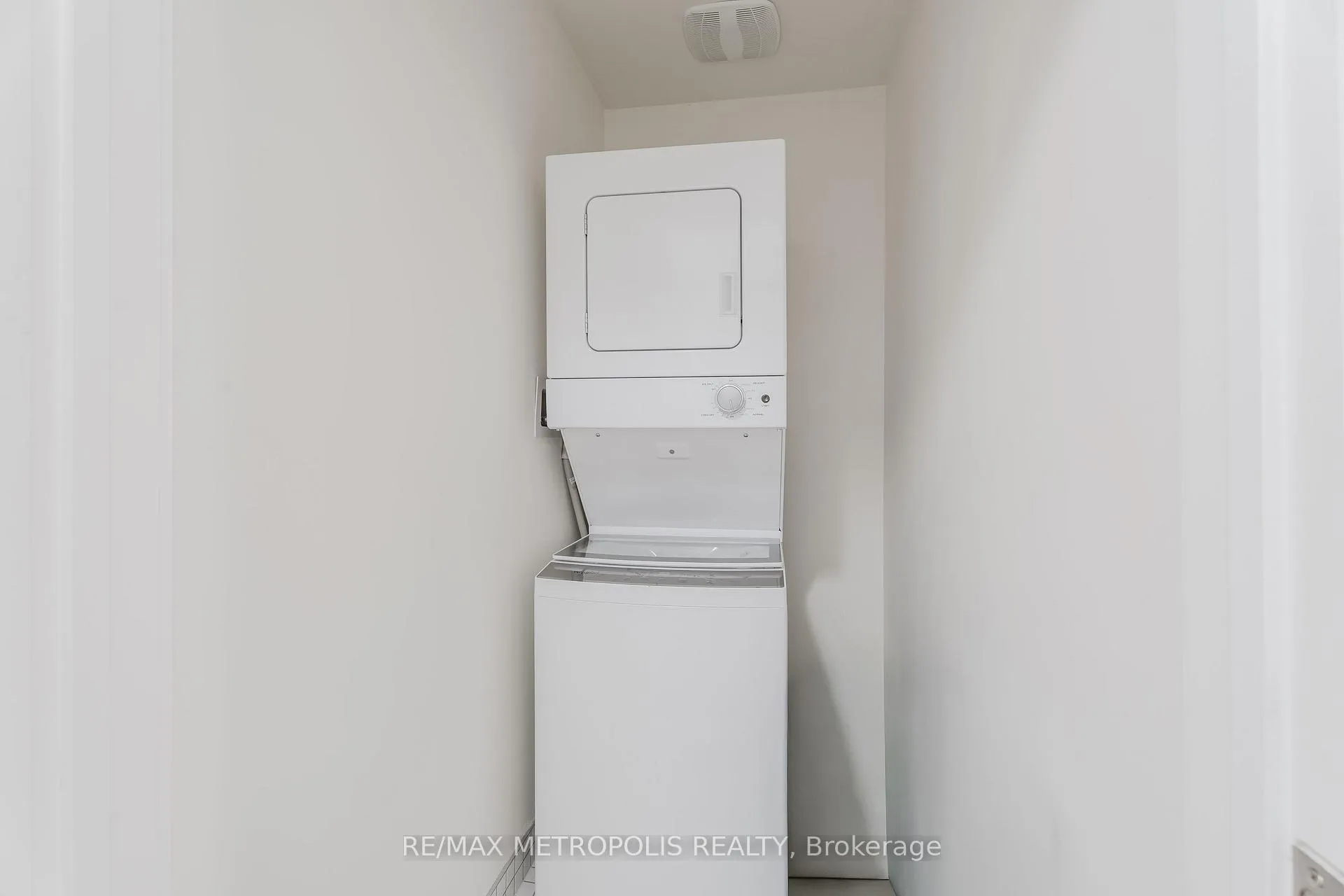 Photo 19 of Unit 109, 1695 Dersan Street, Pickering, Duffin Heights — HOMEH