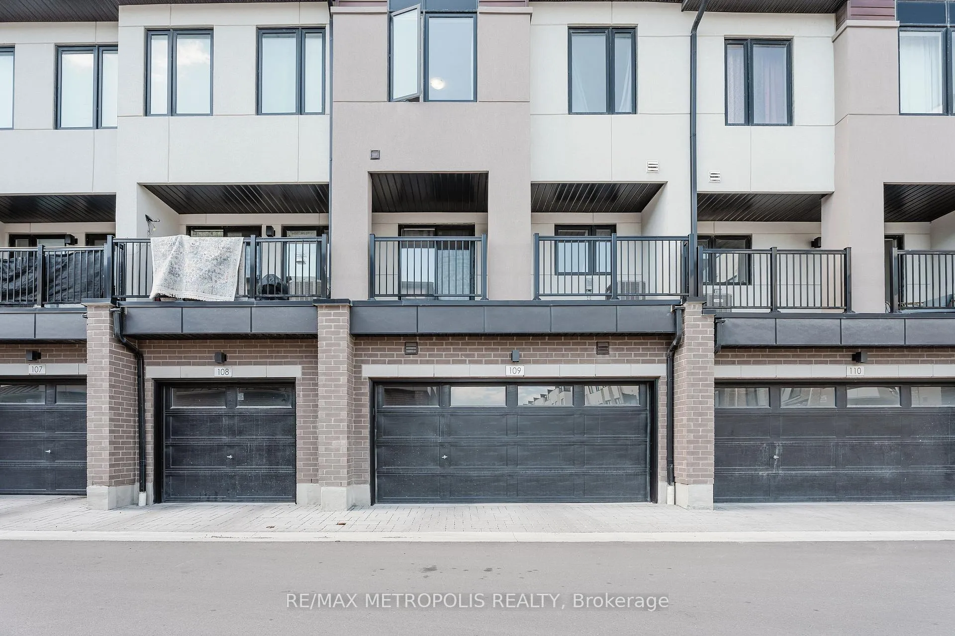 Photo 3 of Unit 109, 1695 Dersan Street, Pickering, Duffin Heights — HOMEH