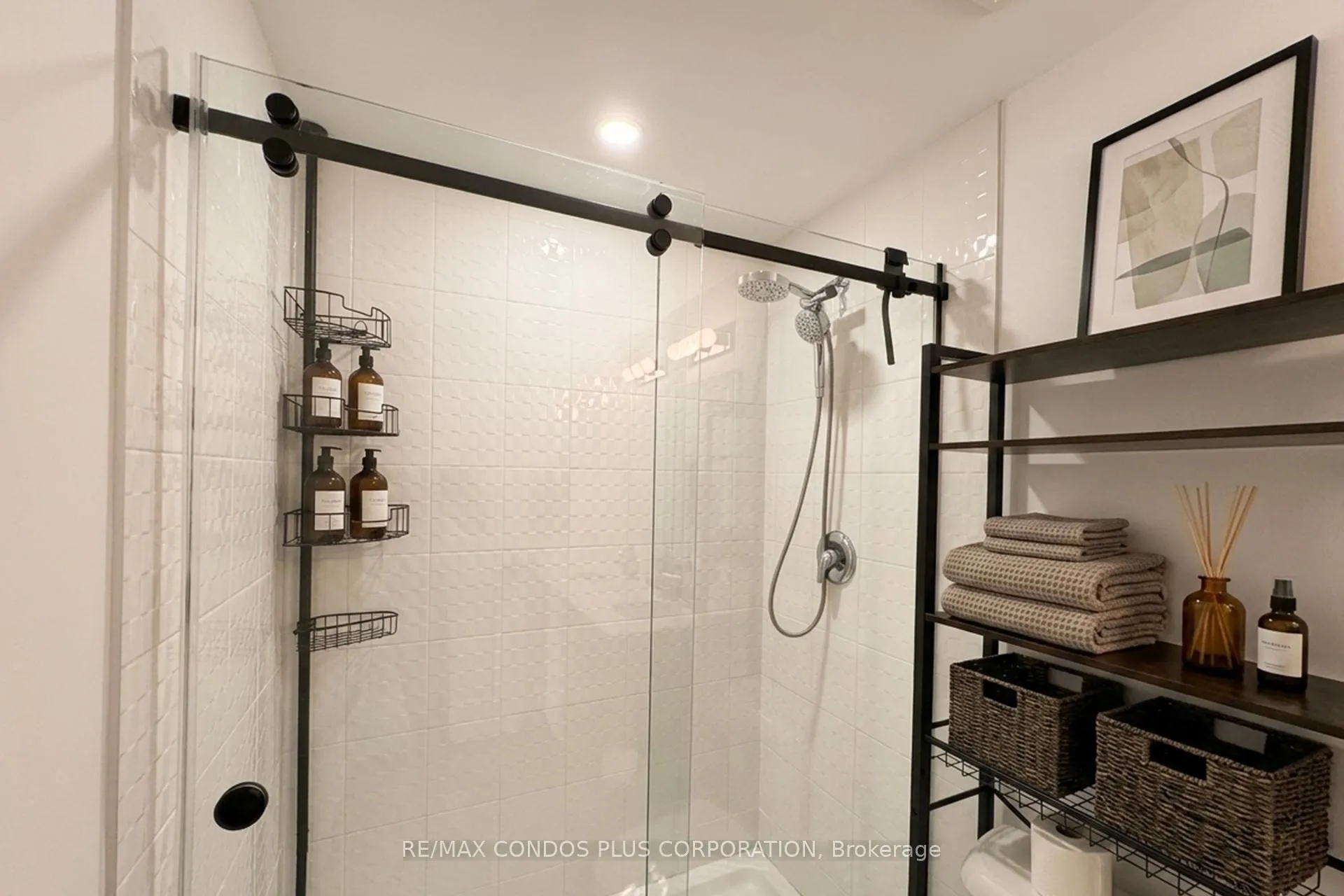 Photo 8 of Unit 501, 5 Hamilton Street N, Hamilton, Waterdown — HOMEH
