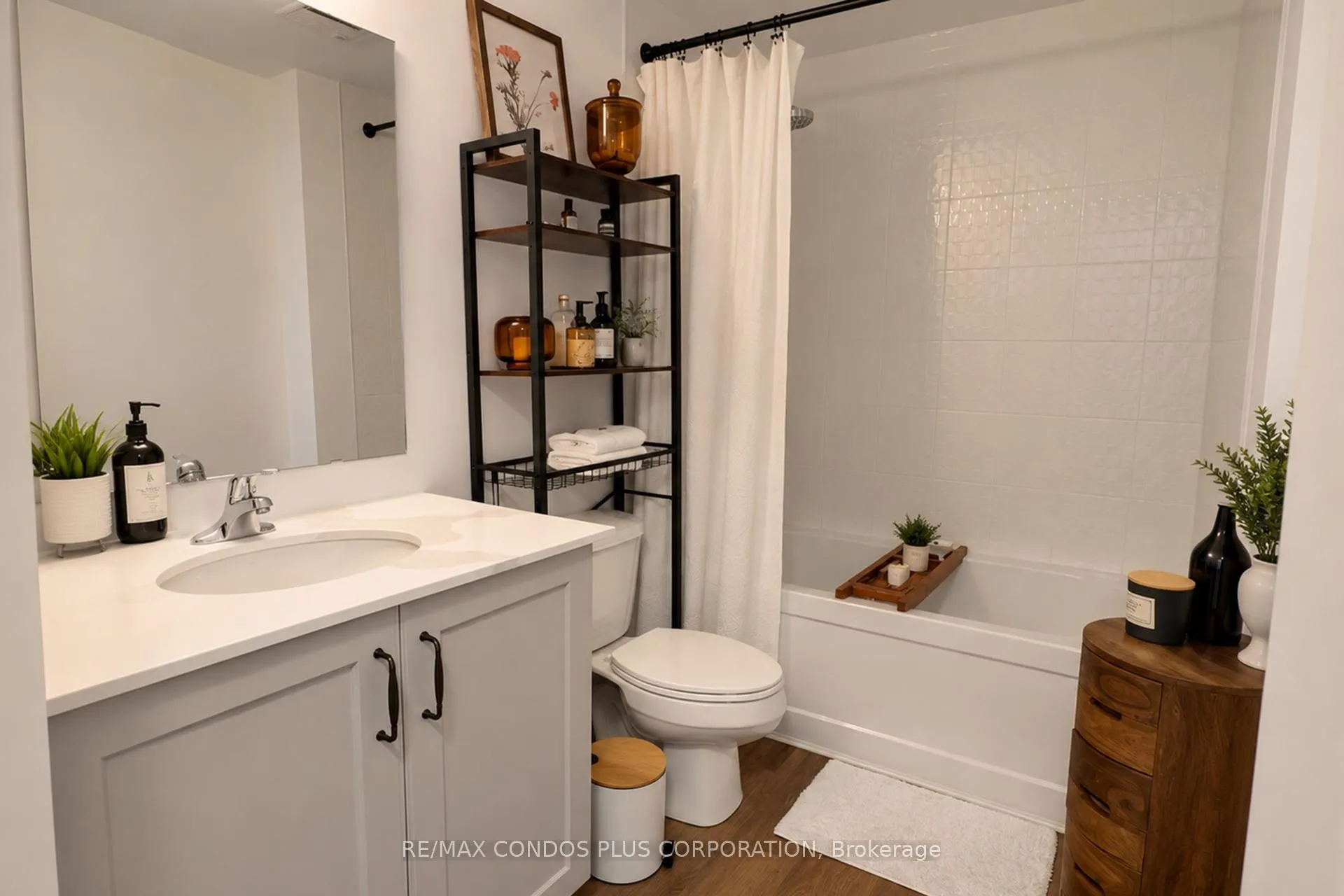 Photo 12 of Unit 501, 5 Hamilton Street N, Hamilton, Waterdown — HOMEH