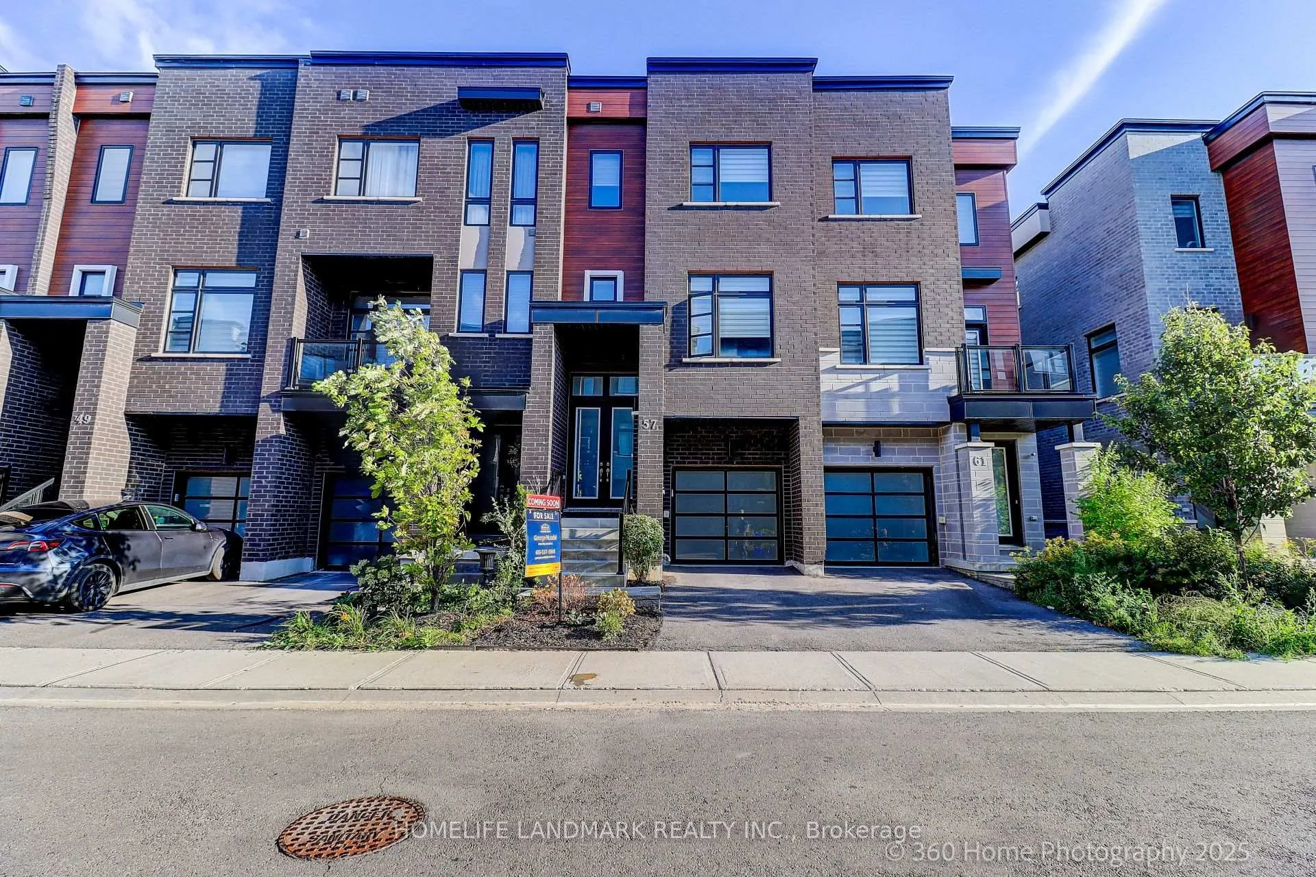 Photo 2 of 57 Laskin Drive, Vaughan, Patterson — HOMEH