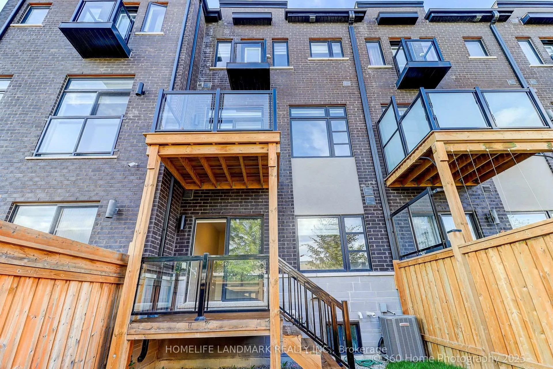 Photo 5 of 57 Laskin Drive, Vaughan, Patterson — HOMEH